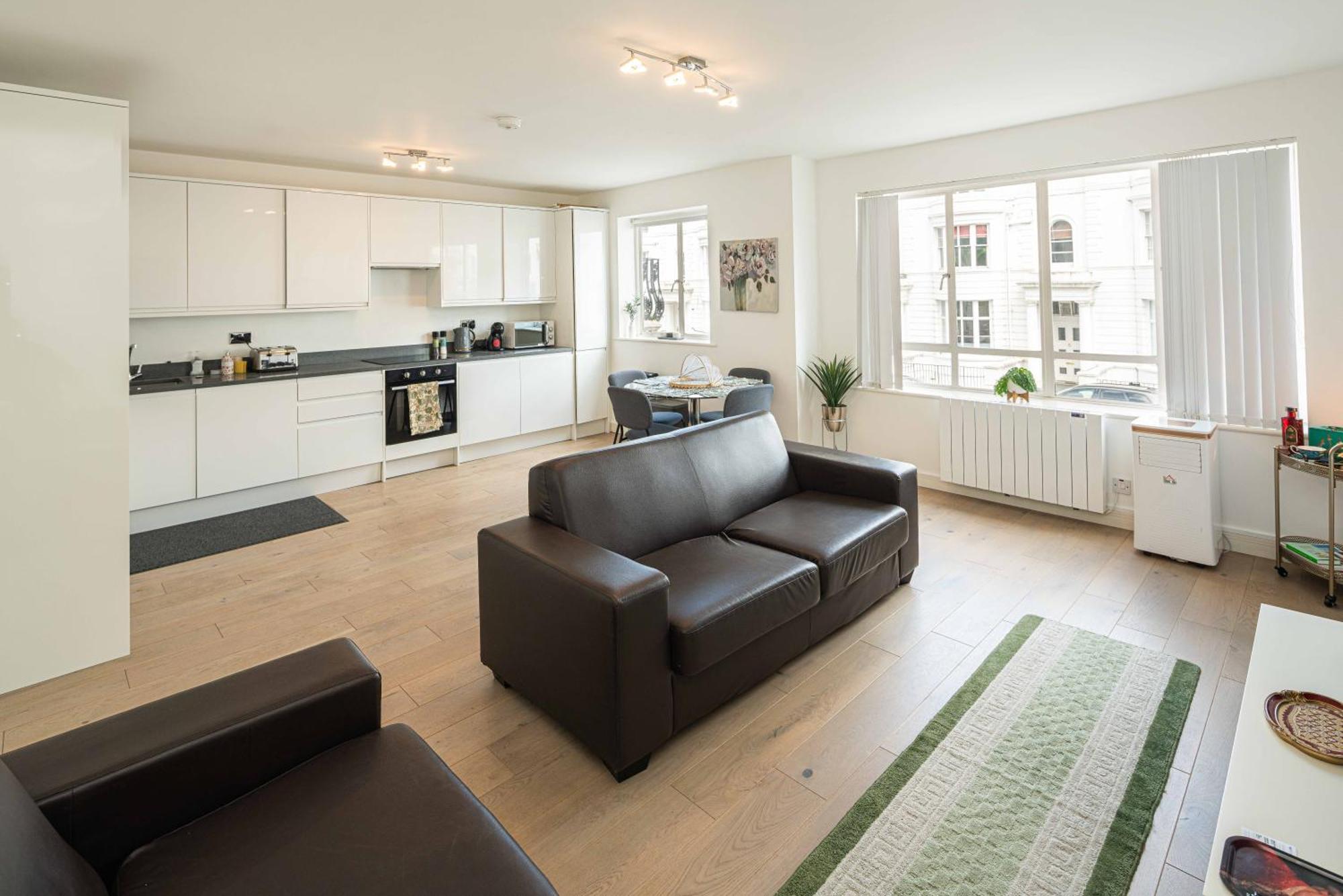 Newly Renovated 2-Bed, 2-Bath Edwardian Home In Paddington, Just Mins Walk To Hyde Park, Lancaster Gate, Kensington Gardens, Little Venice, And The West End, Zone 1 Apartamento *