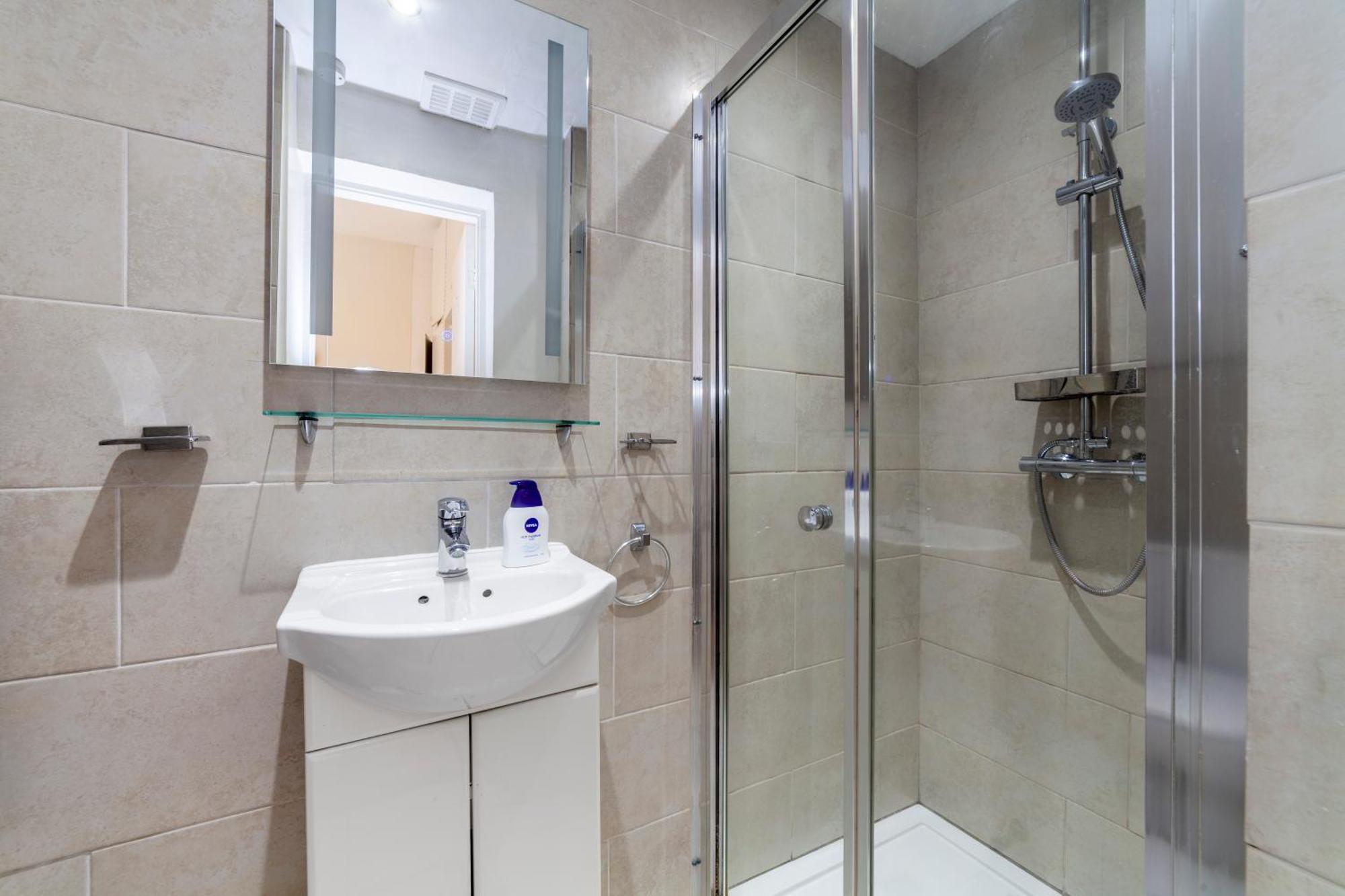 Lovely Ground Floor 1bdr Flat, Notting Hill Apartment *
