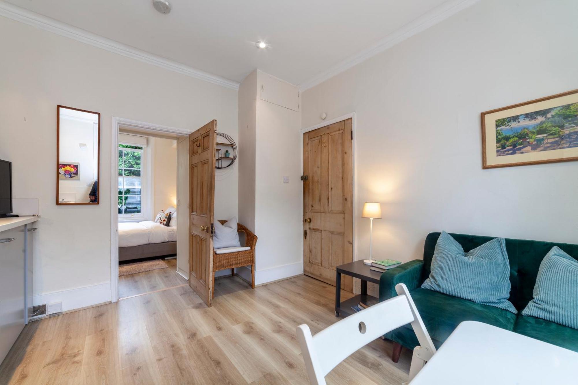Lovely Ground Floor 1bdr Flat, Notting Hill *