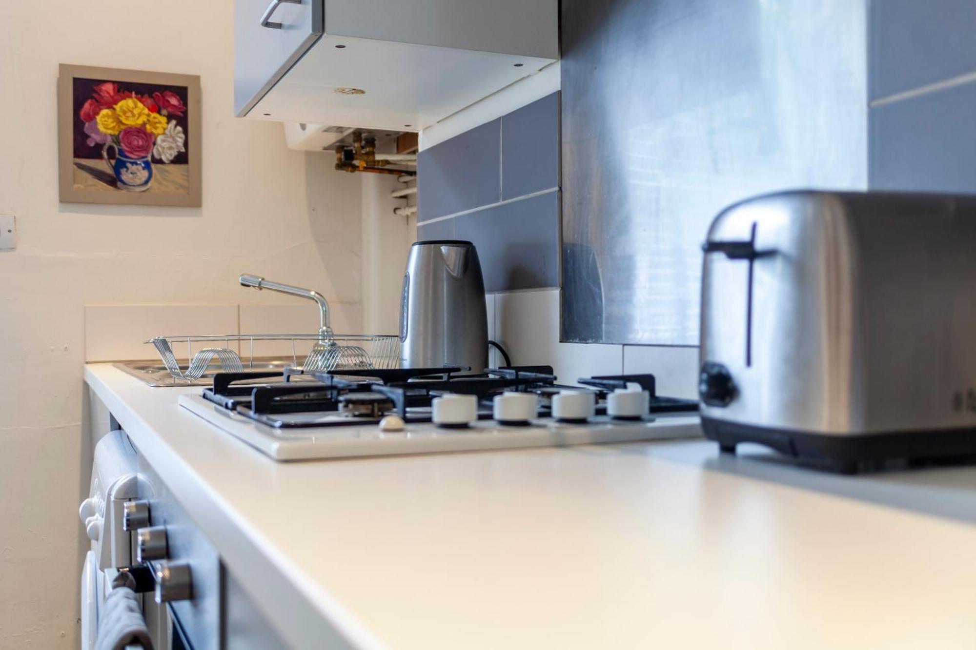 Lovely Ground Floor 1bdr Flat, Notting Hill * London