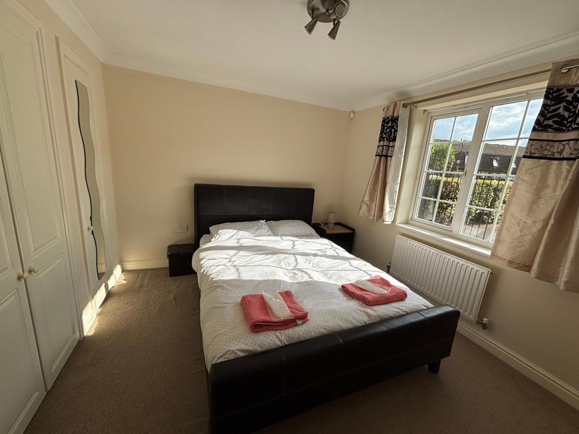 2-bedroom Flat, South Wimbledon