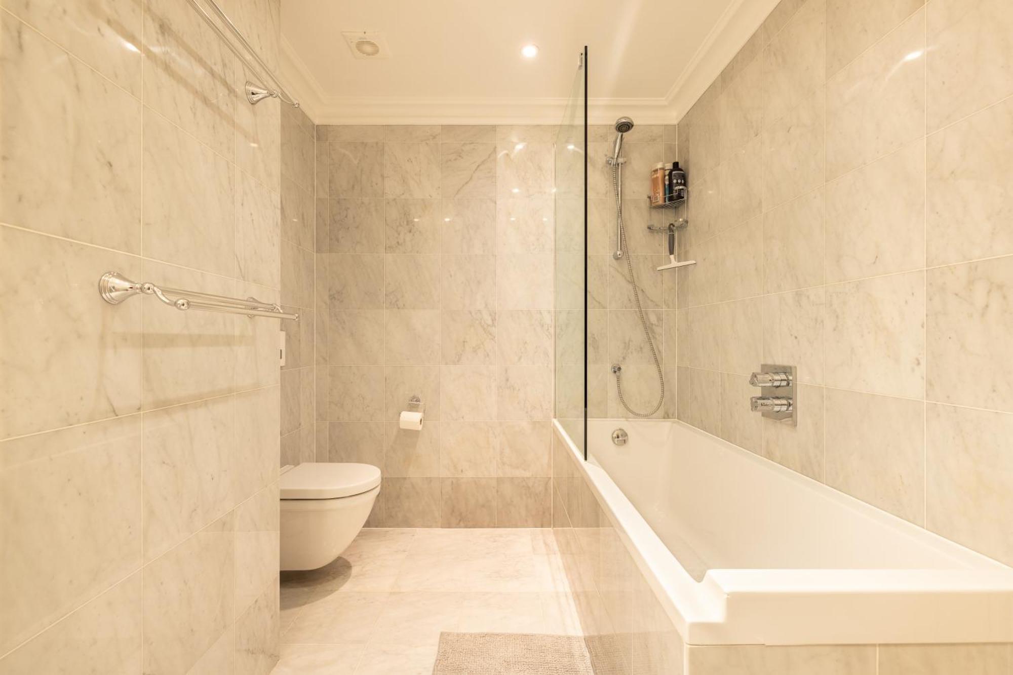 Paddington 7-bed 13-guest Massive House W Patio Apartment *