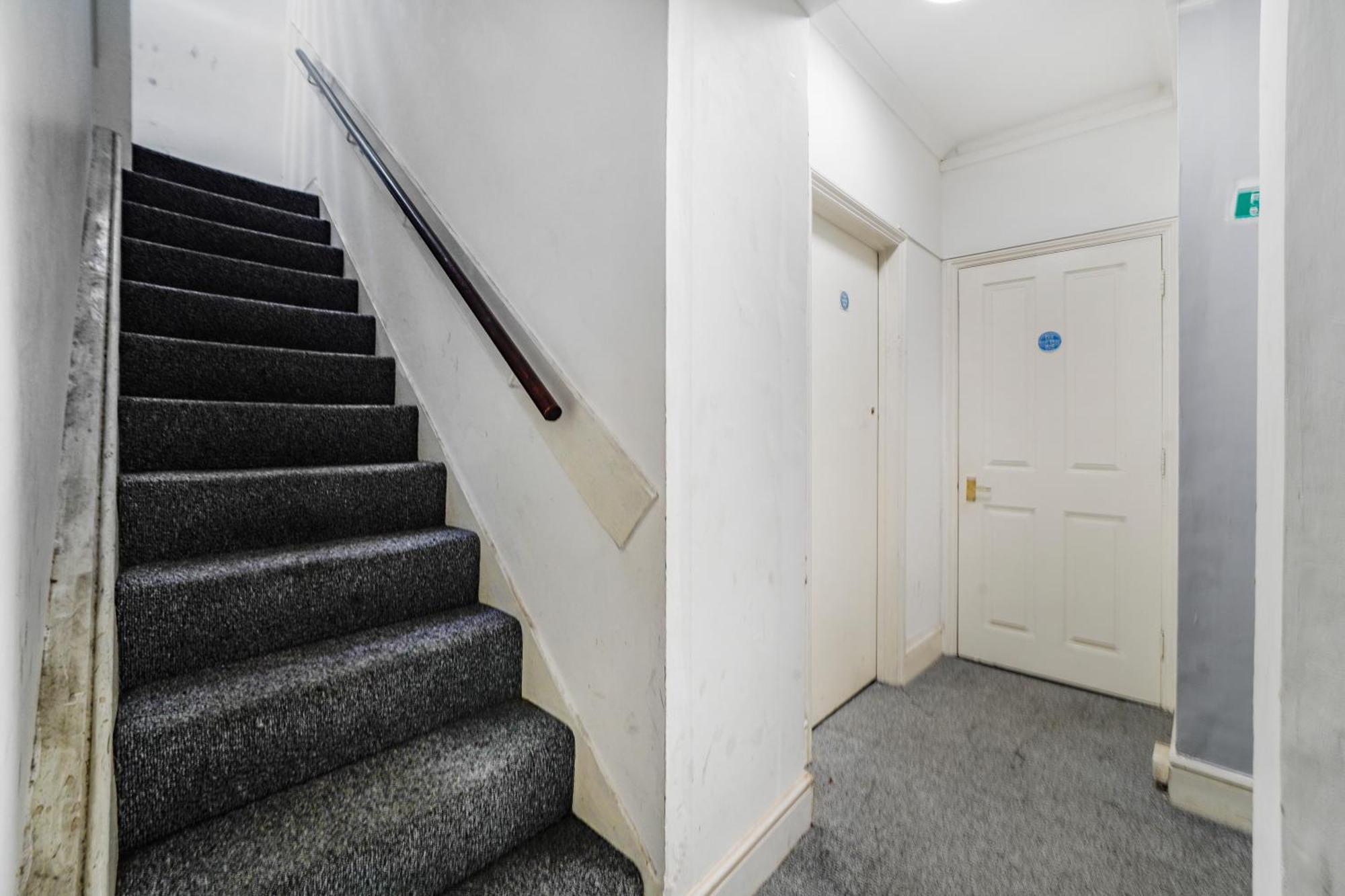 One Bed In Bayswater Apartment