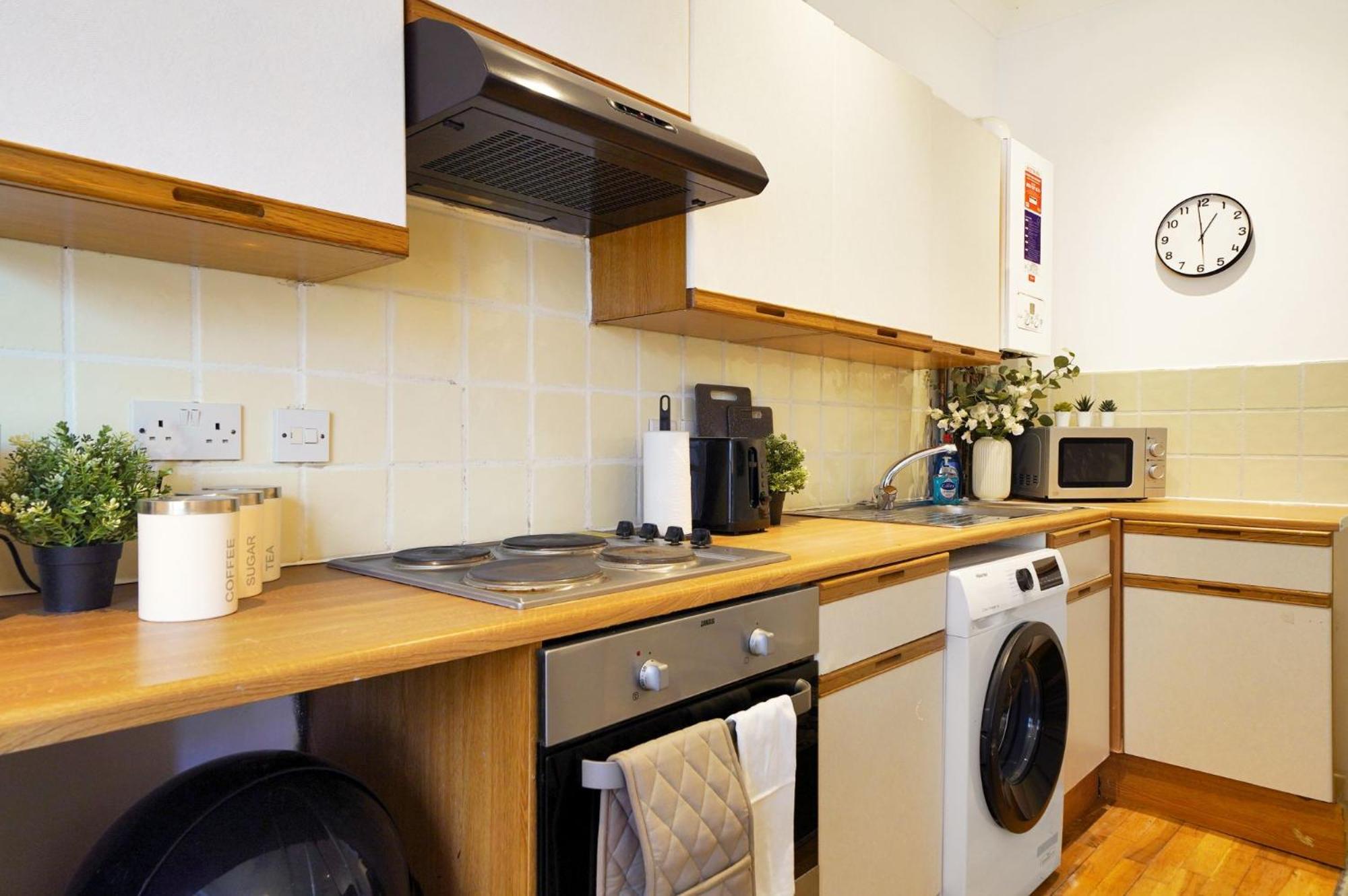 One Bed In Bayswater Apartment London