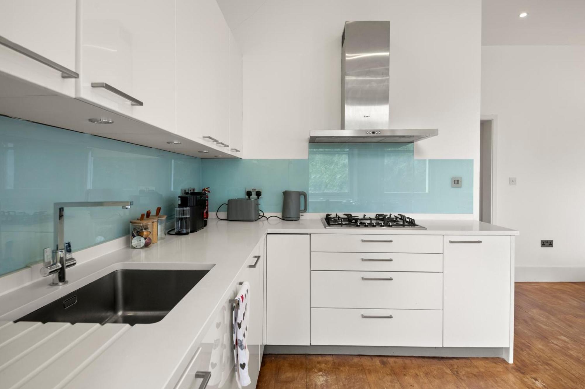 Apartment Prime 2 Bedroom Apt, Kensington Garden Square View London