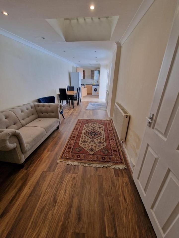 Apartment Stylist And Spacious - Sleeps 3 With Links