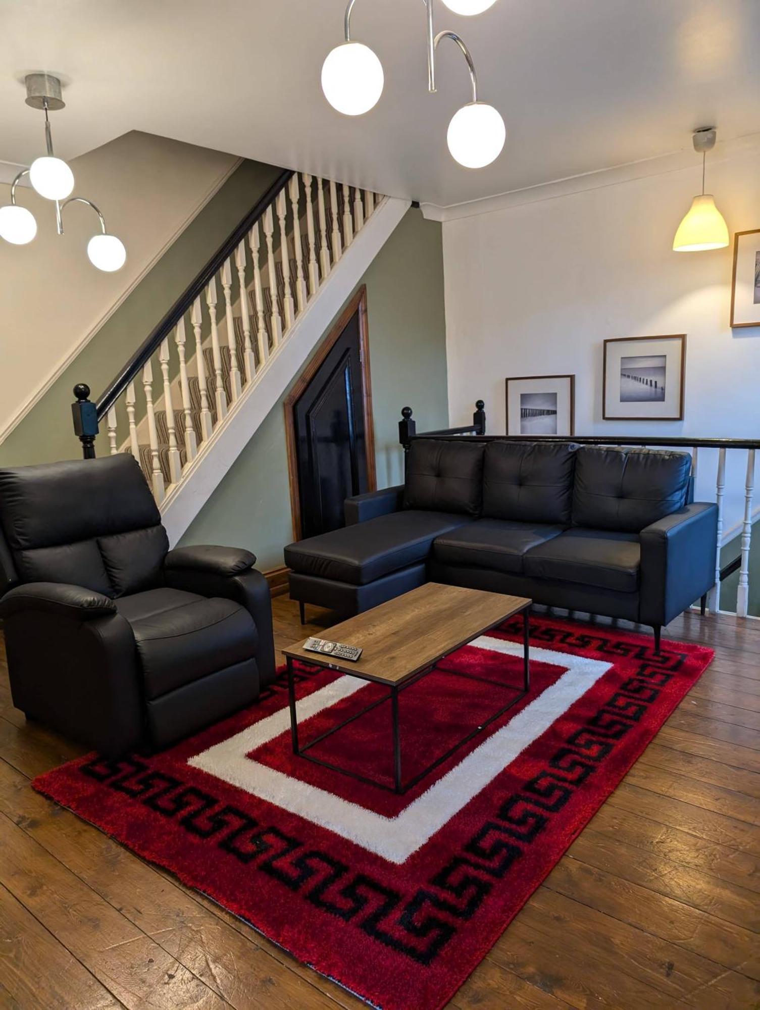 3b-10min Airport Ldn Free Parking Apartment