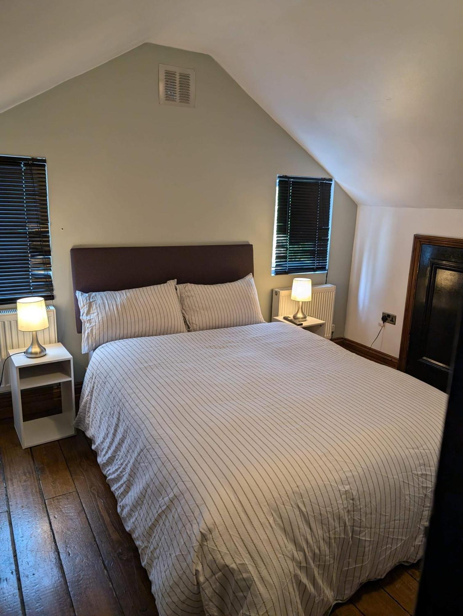 3b-10min Airport Ldn Free Parking London