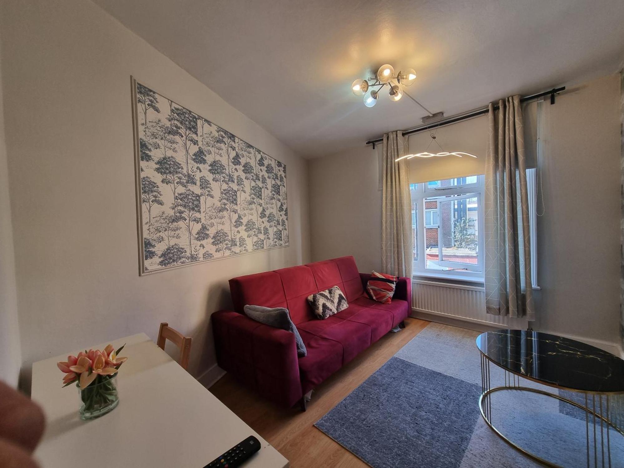 A4-1st Floor 3 Bed Flat Near Elephant And Castle London