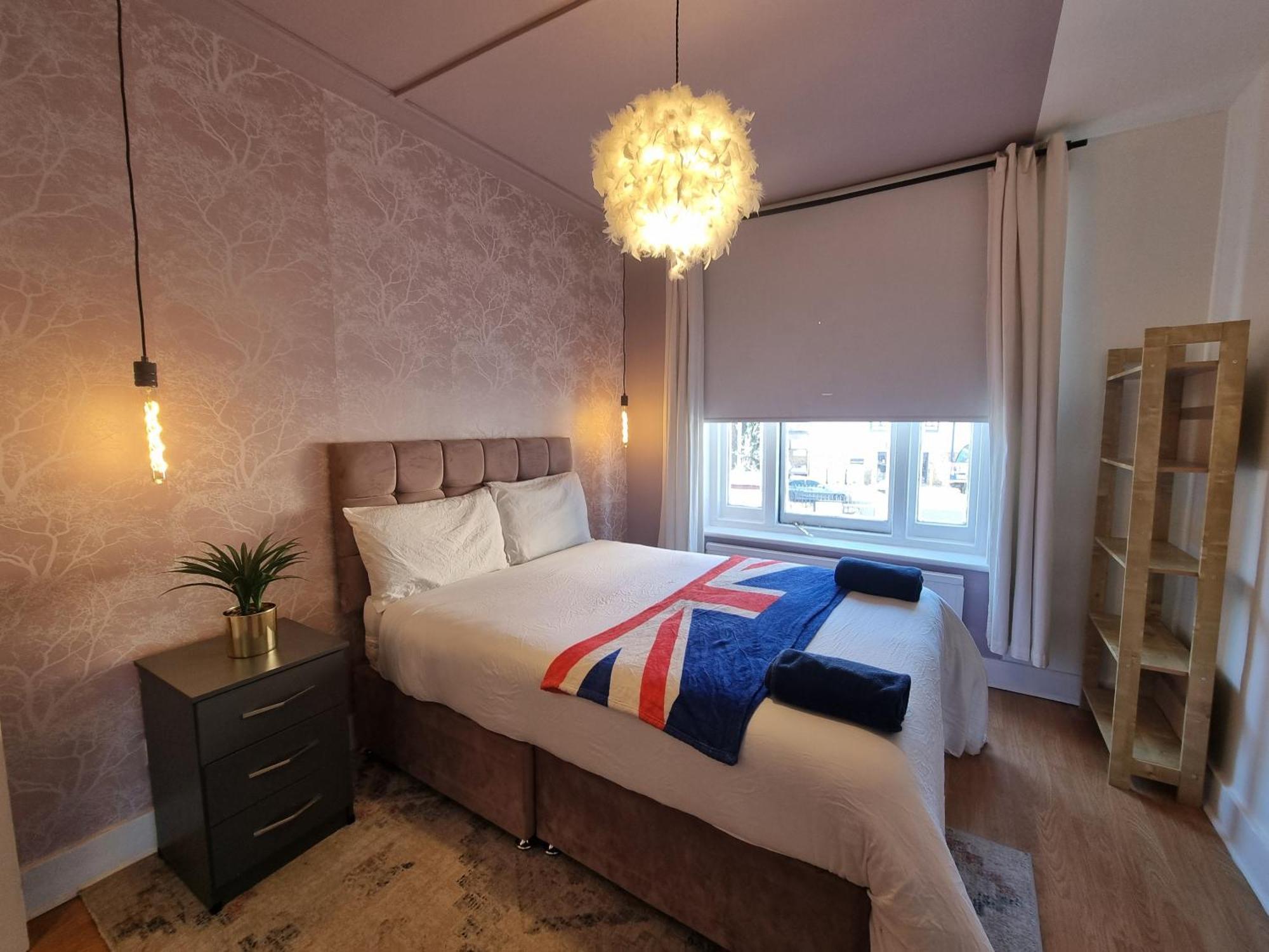 A4-1st Floor 3 Bed Flat Near Elephant And Castle Apartment London