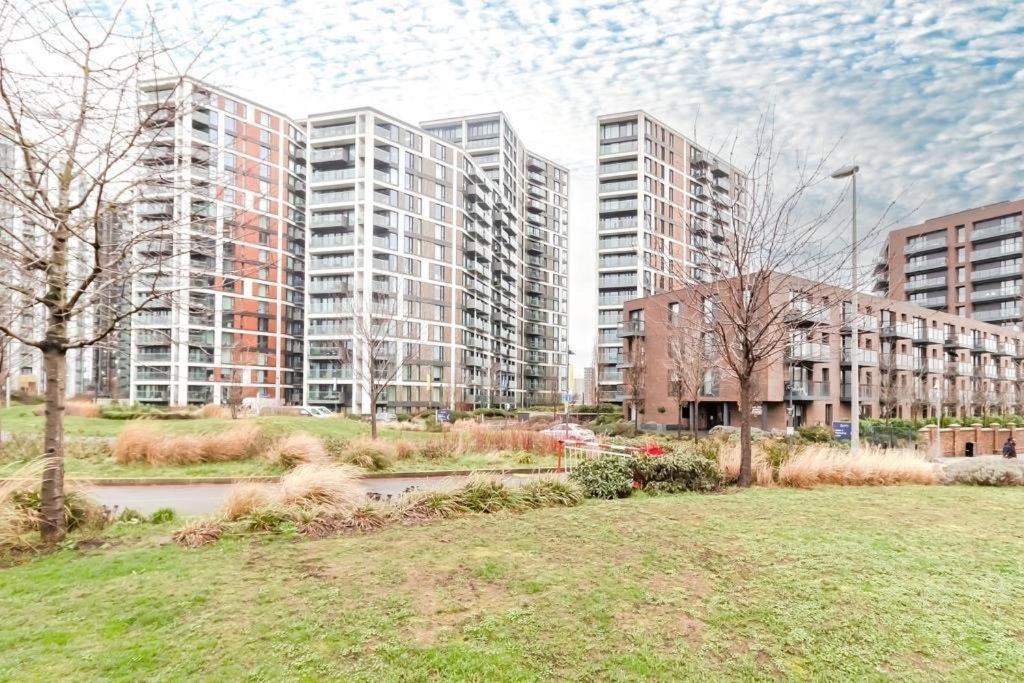 Luxury 2 Bedroom In * London