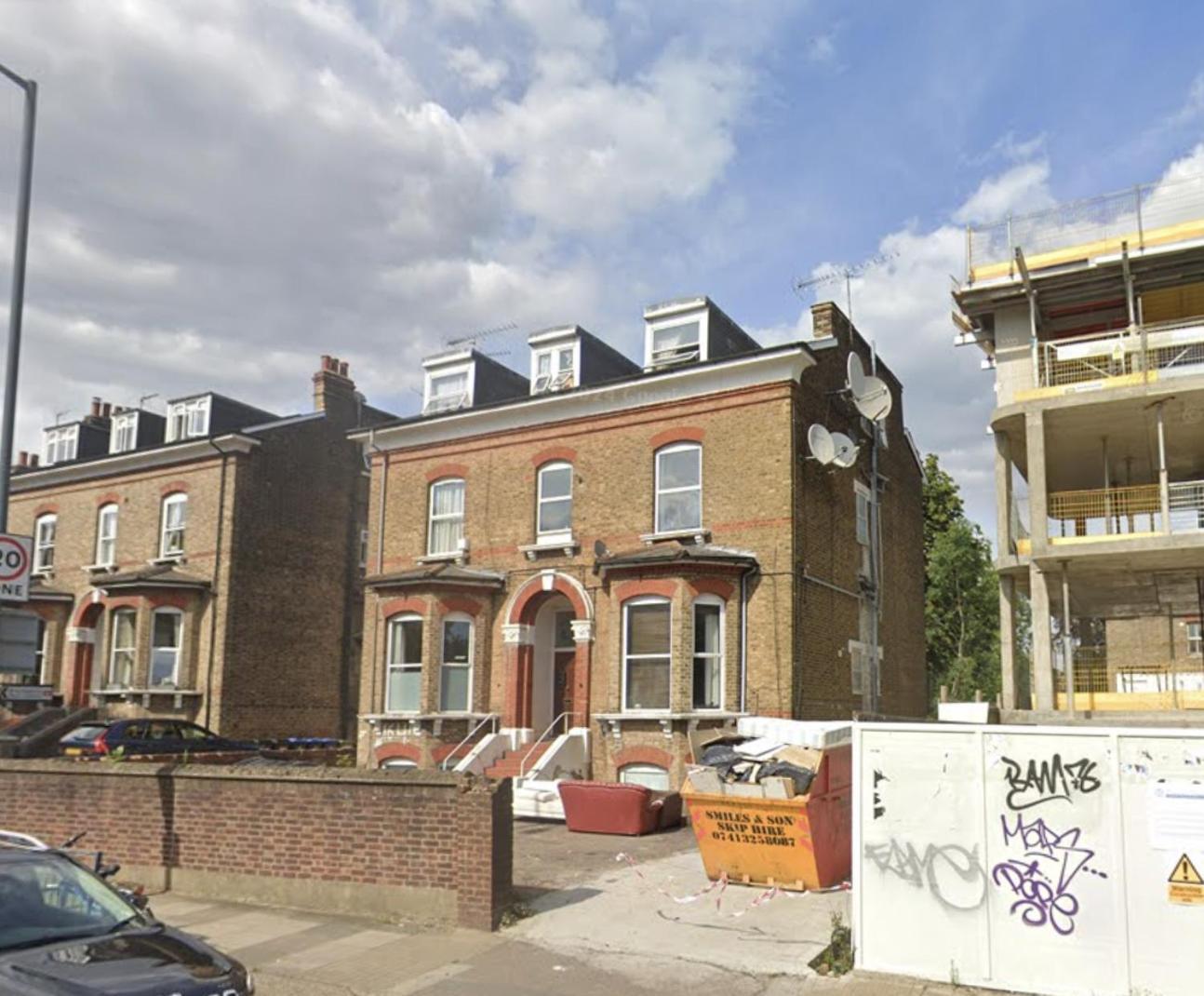 Modern 4 Bed - Free Parking Apartment London