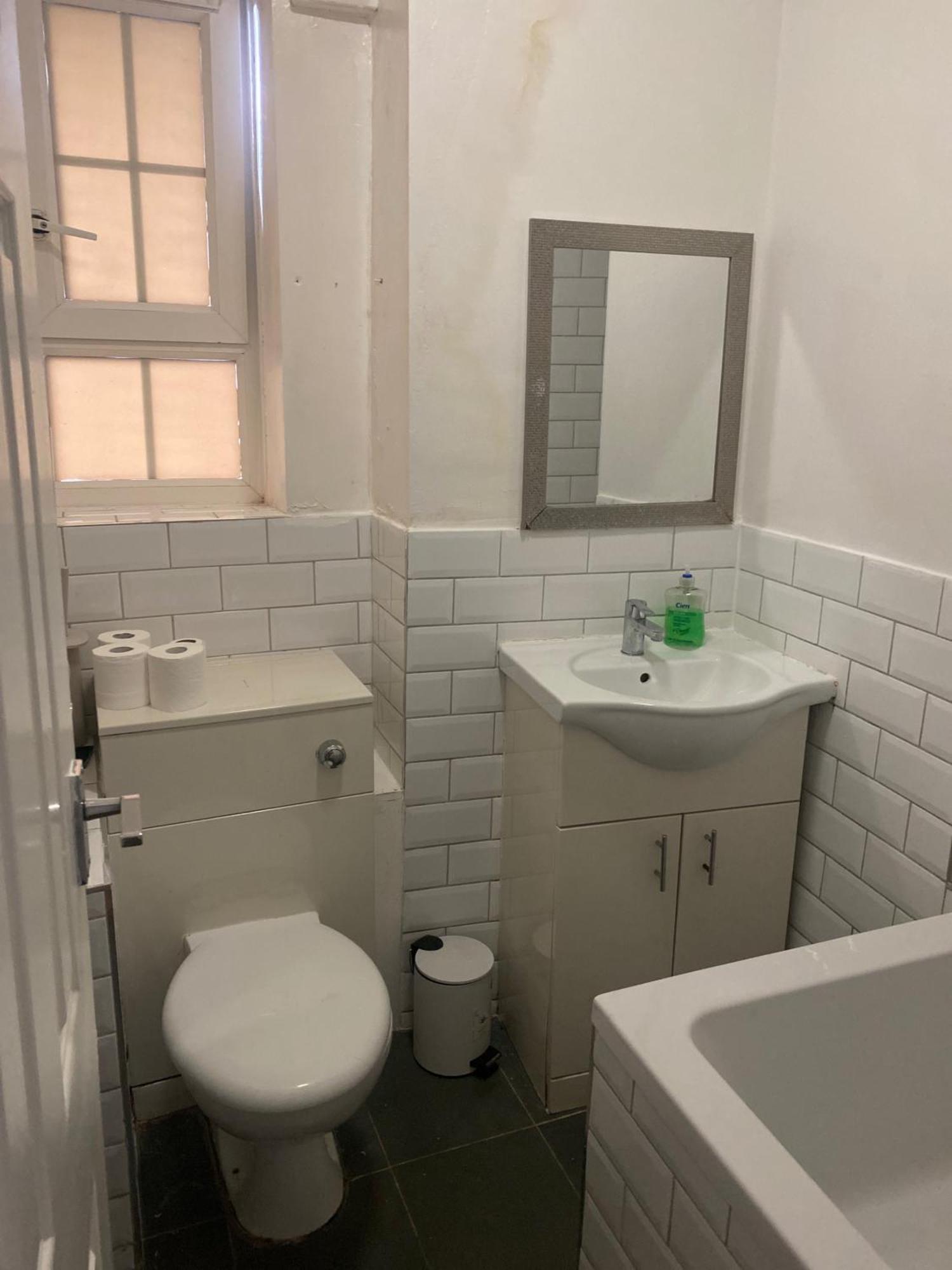 Luxury With 3 Bedrooms Apartment