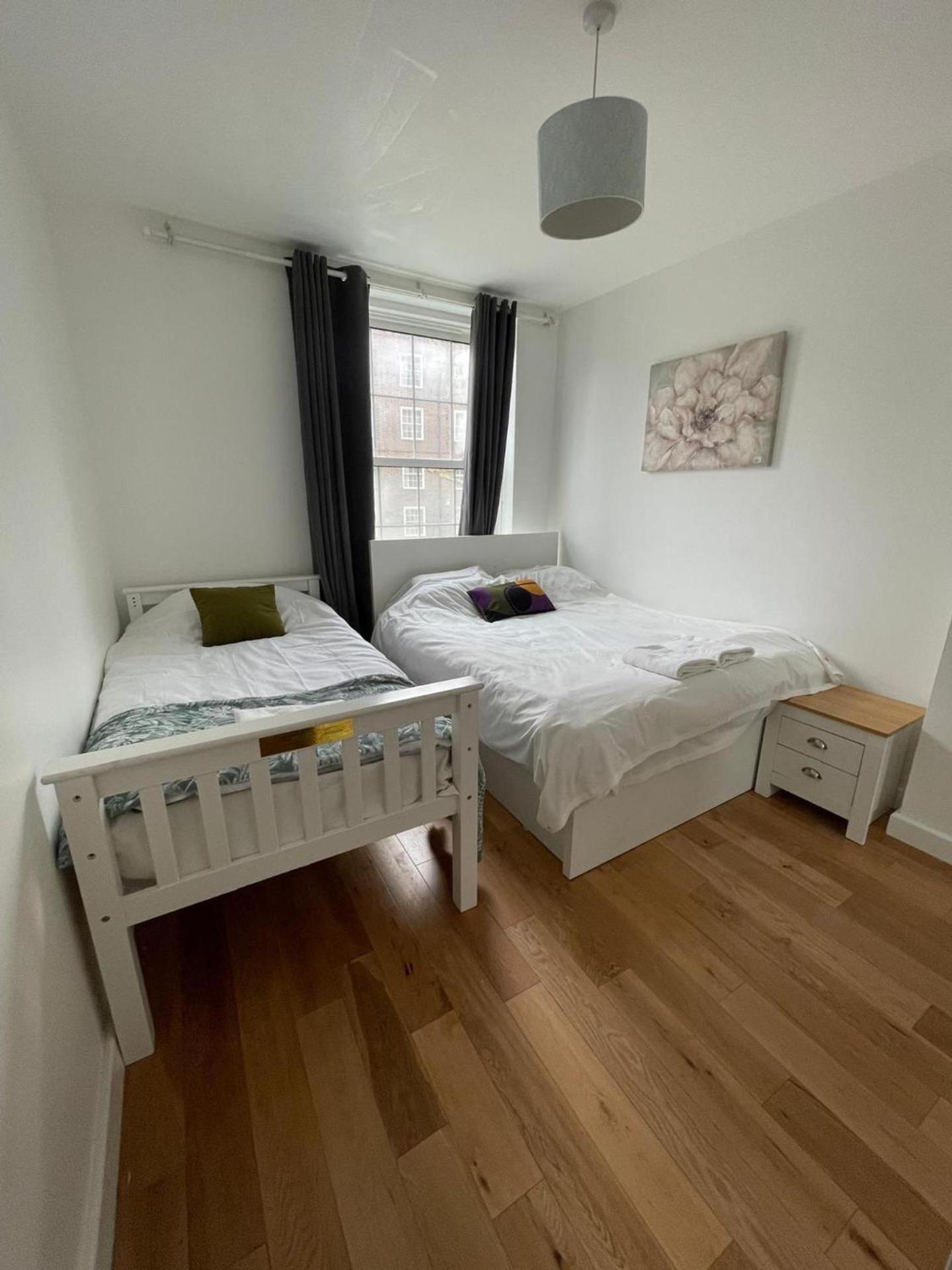 Luxury With 3 Bedrooms *