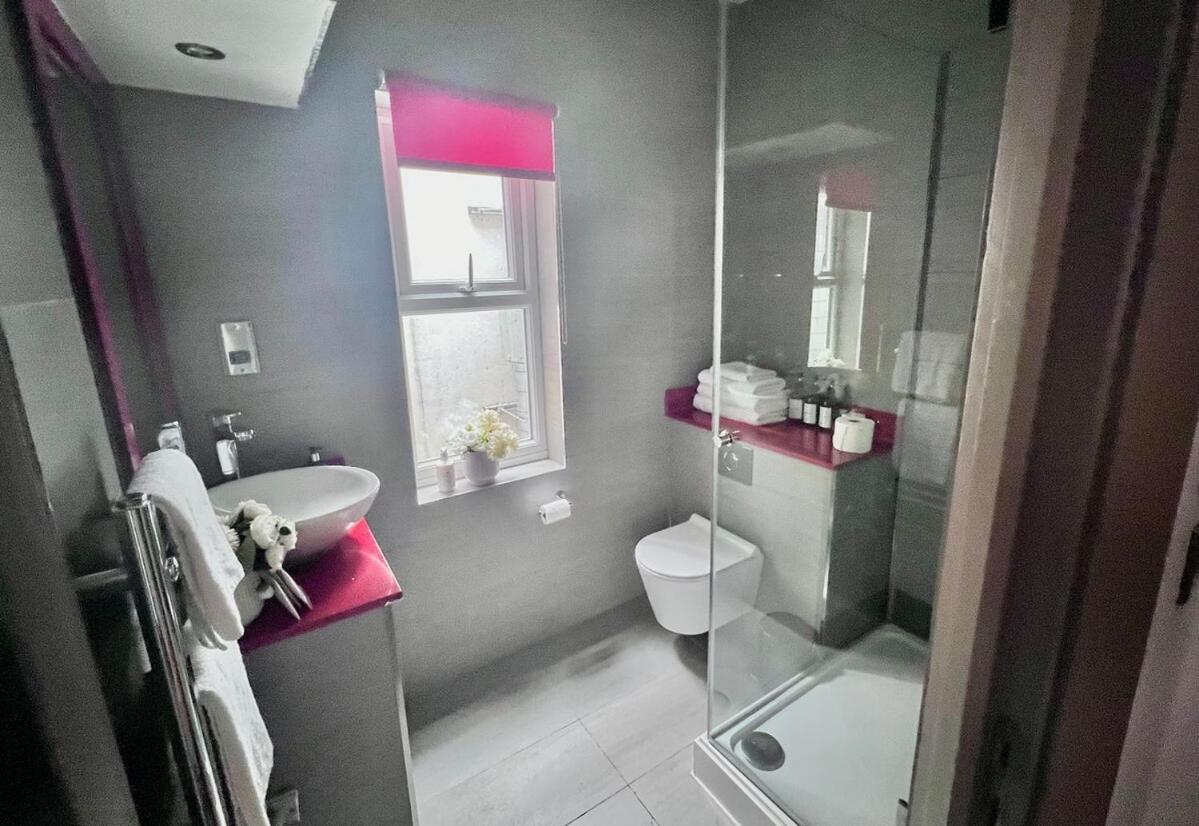En-suite Family London