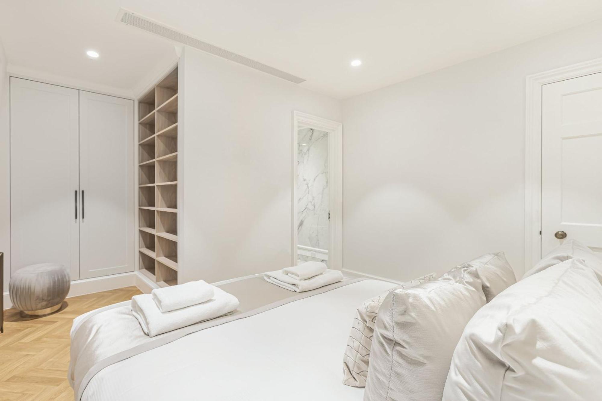 Wimpole Street - 3 Bedroom *