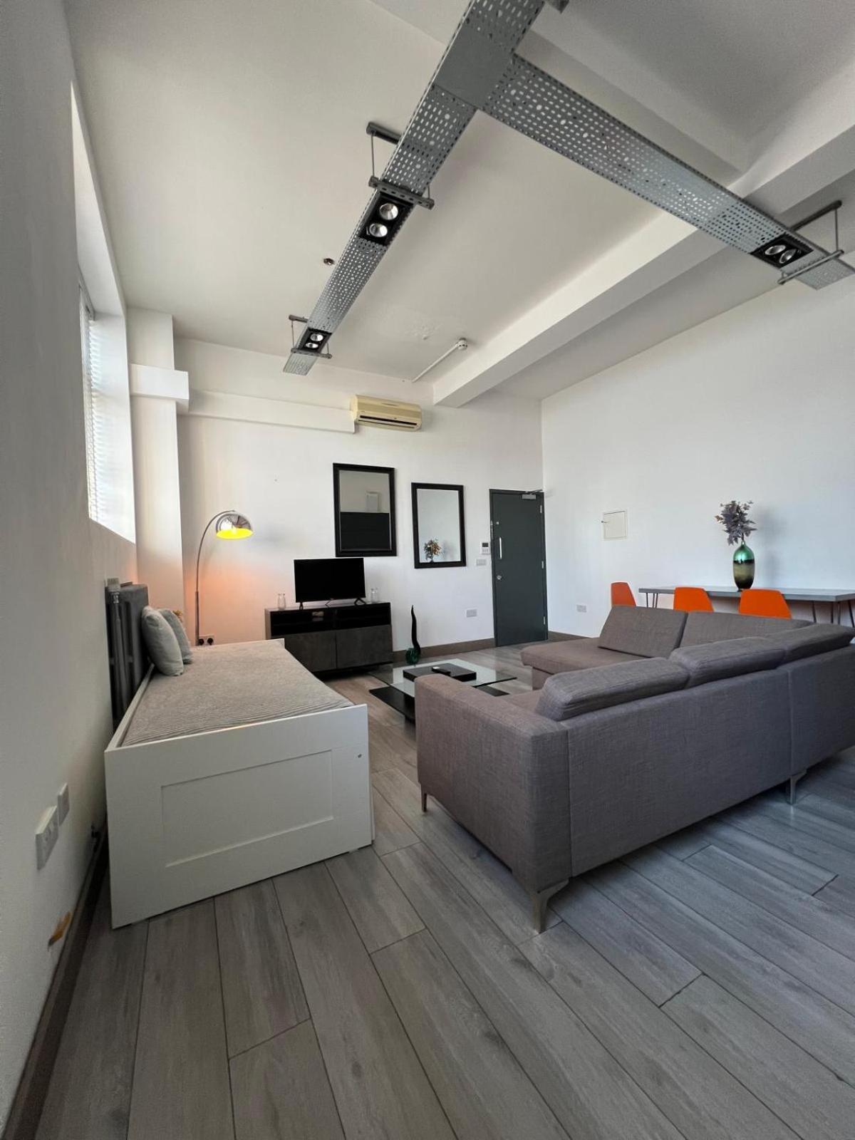 Modern 2bed Warehouse Conversion For 6 People - Apartment