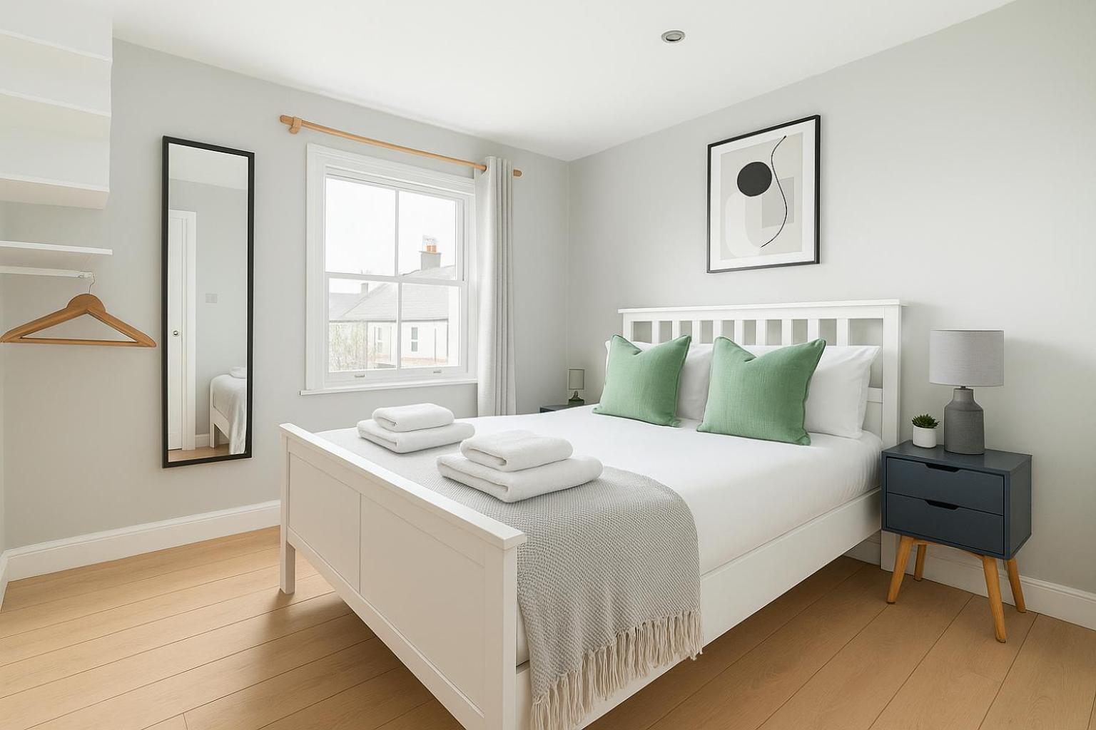 Chelsea Harbour - Peaceful Thames Views