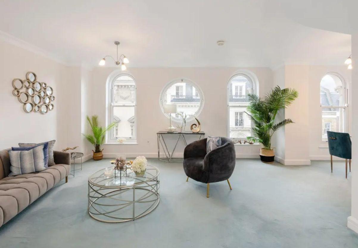 3 Bedroom Penthouse With Roof Terrace In Covent Garden