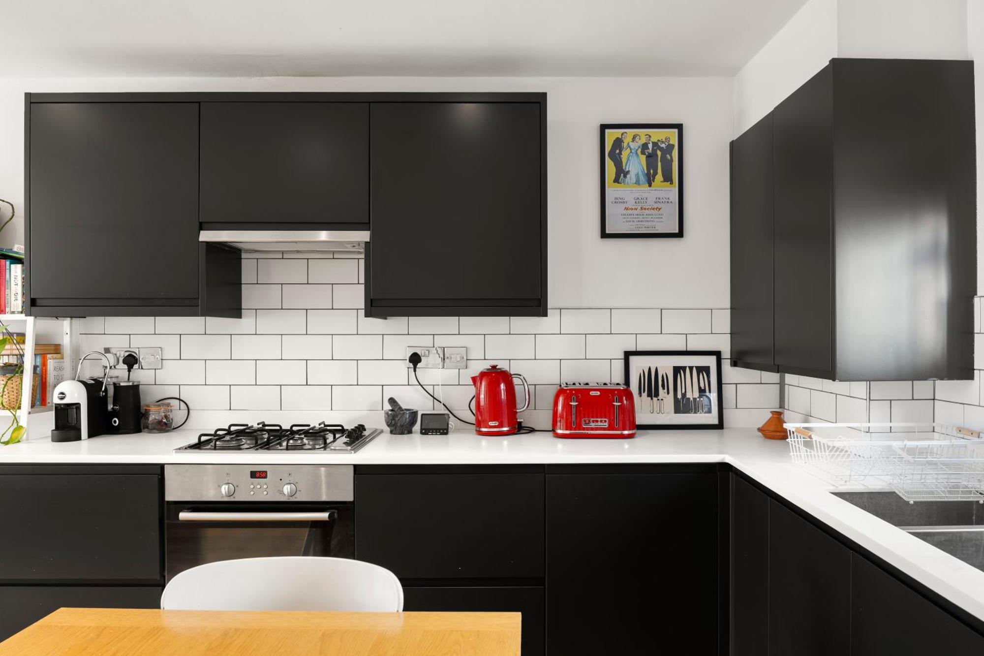 Apartment Spacious 1 Bed Maisonette In Camden By Amber Stays, Perfect For Long Term Stays, Sleeps 4! *
