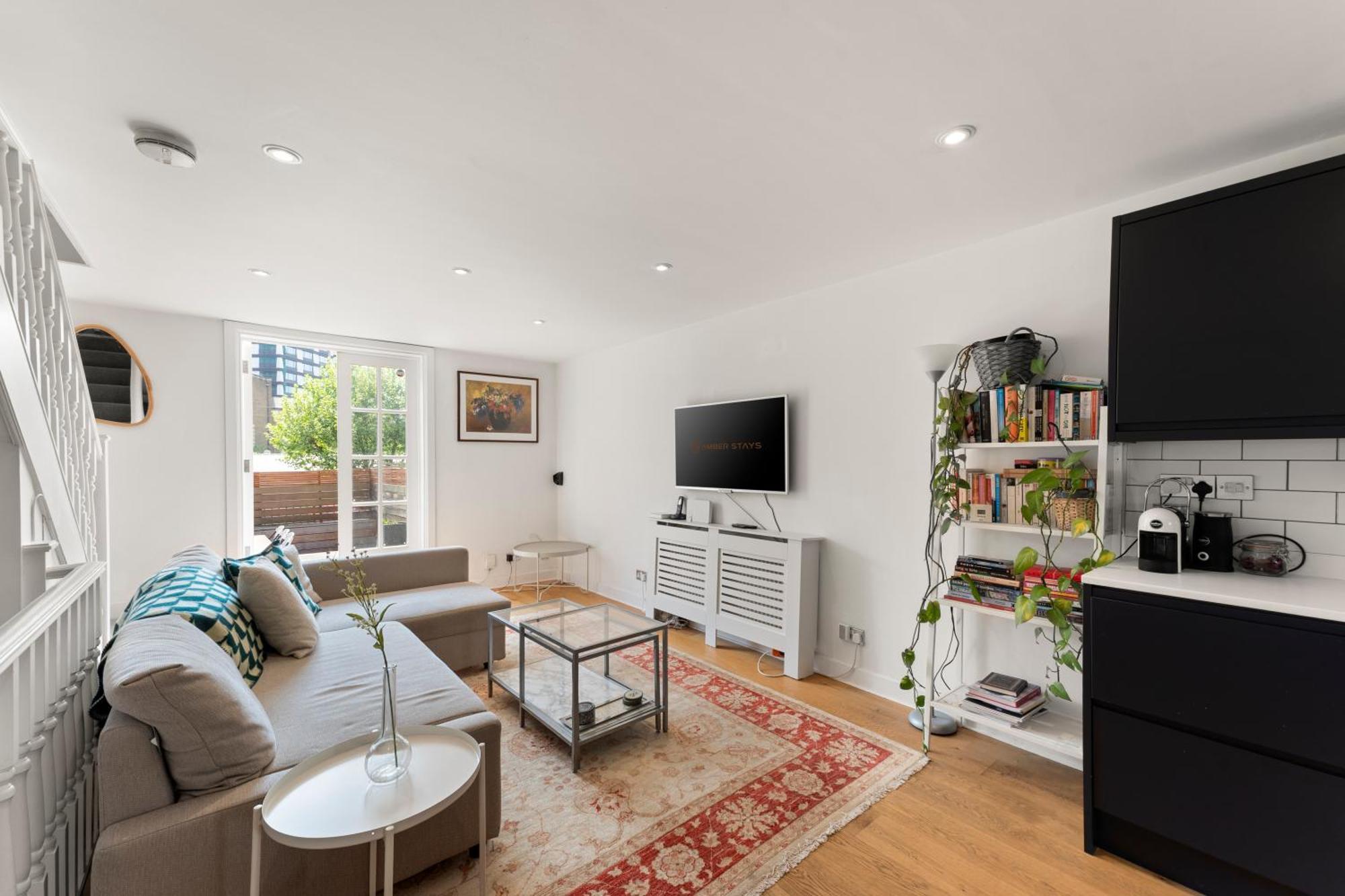 Spacious 1 Bed Maisonette In Camden By Amber Stays, Perfect For Long Term Stays, Sleeps 4! Apartment