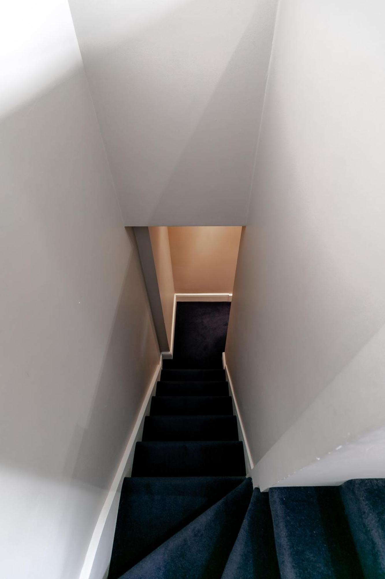 Luxurious 2bed 2bath By Hyde Park