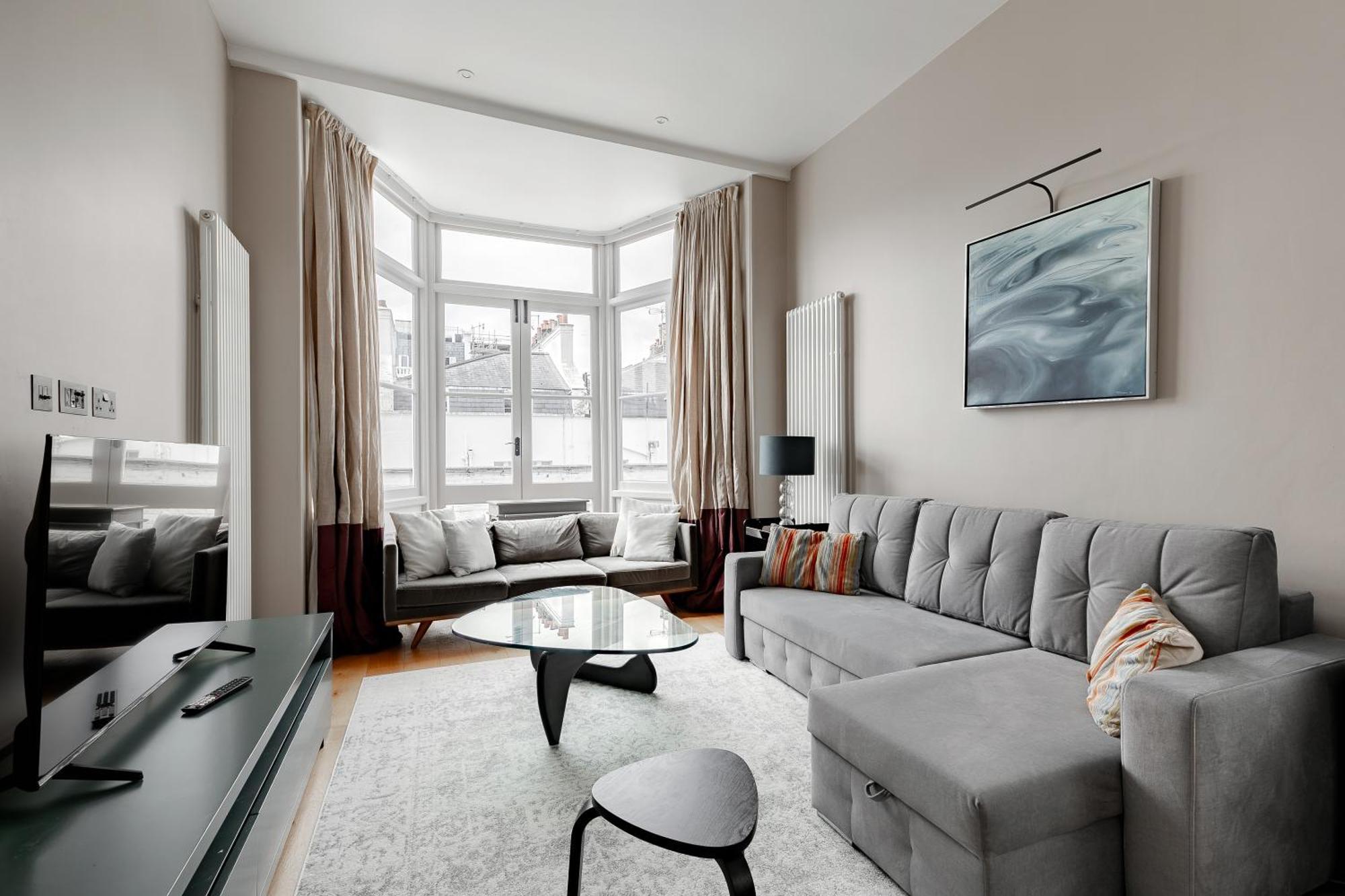 Luxurious 2bed 2bath By Hyde Park