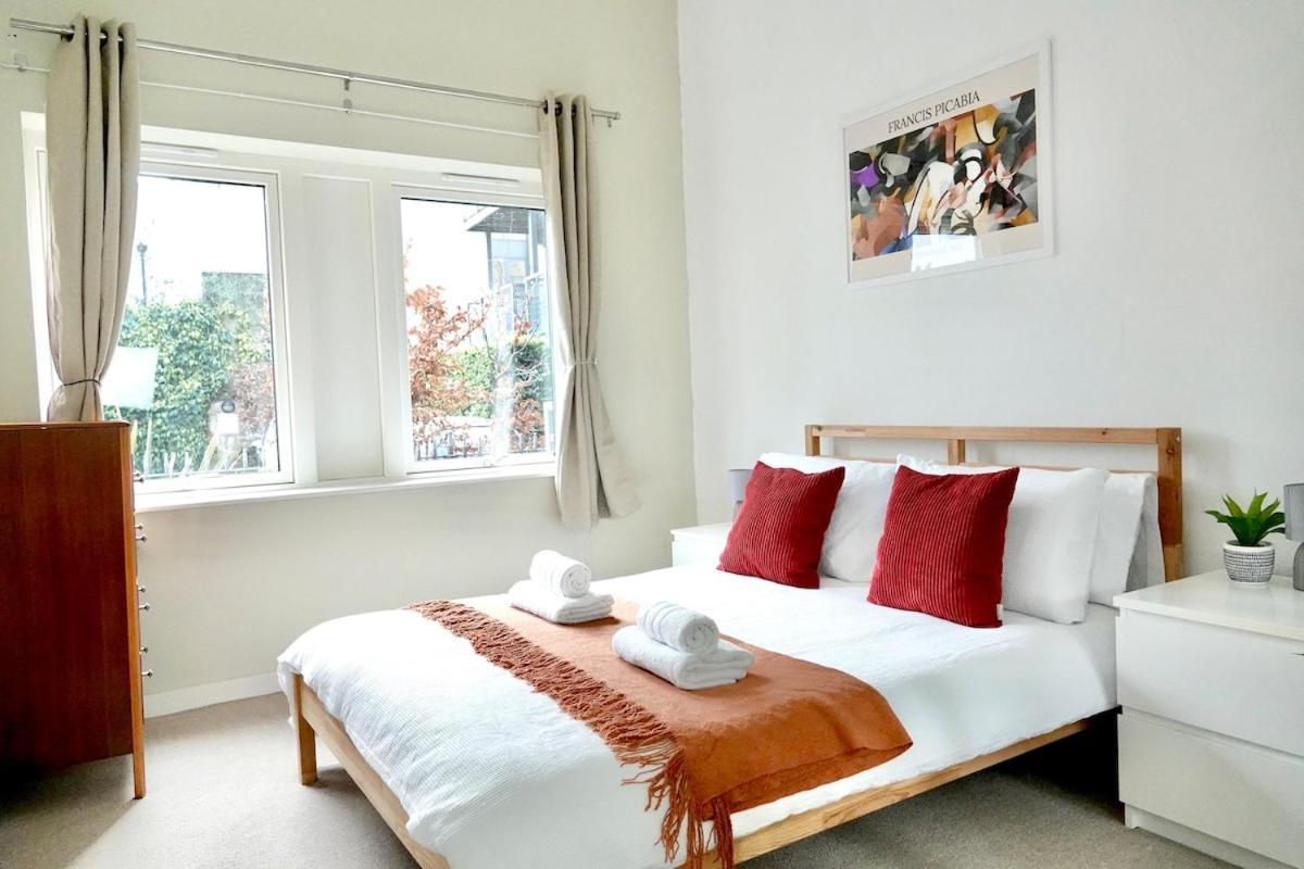 Modern 2 Bed Flat In East * London