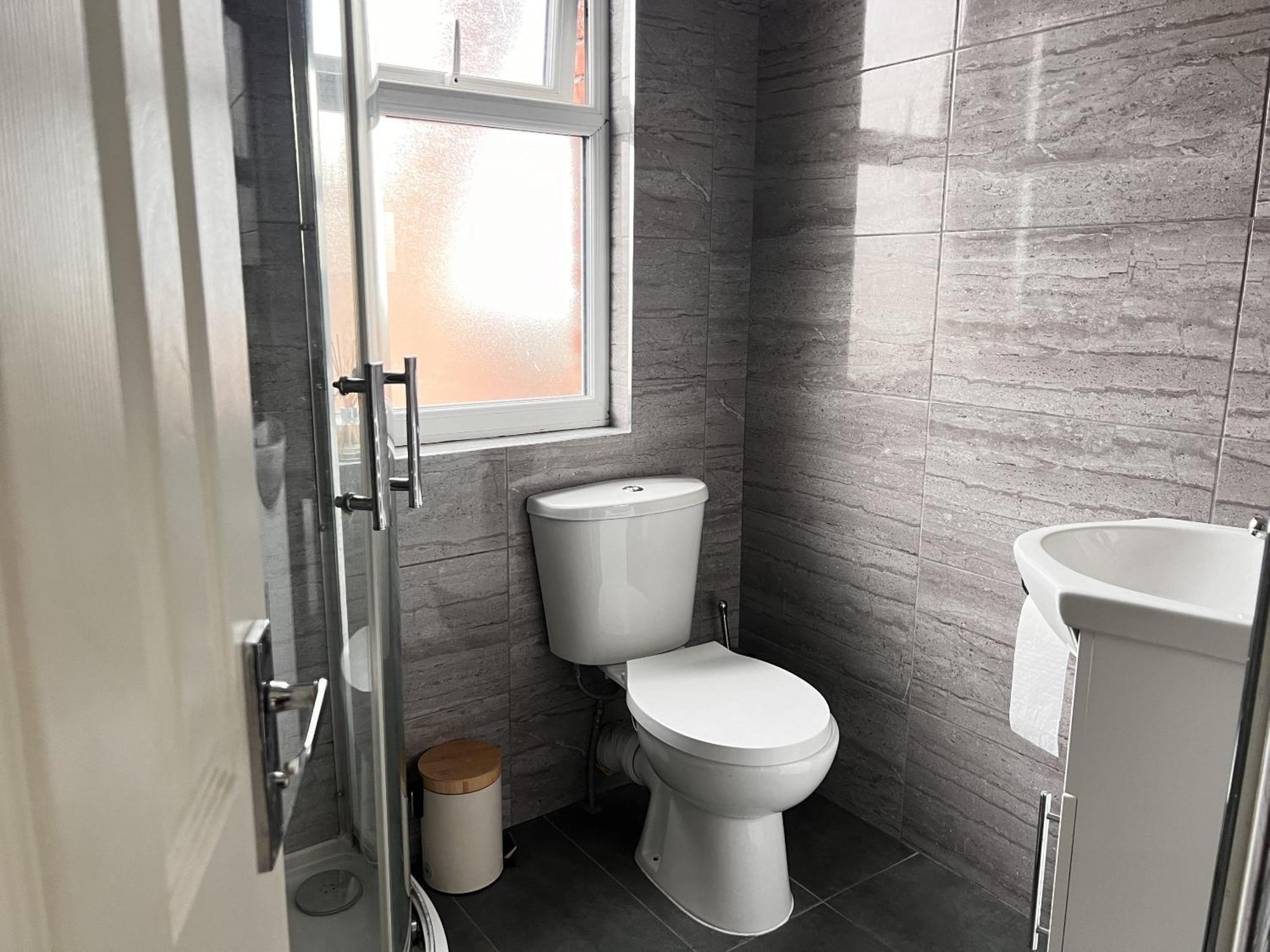 Zozy Whimsical Land Guest house London