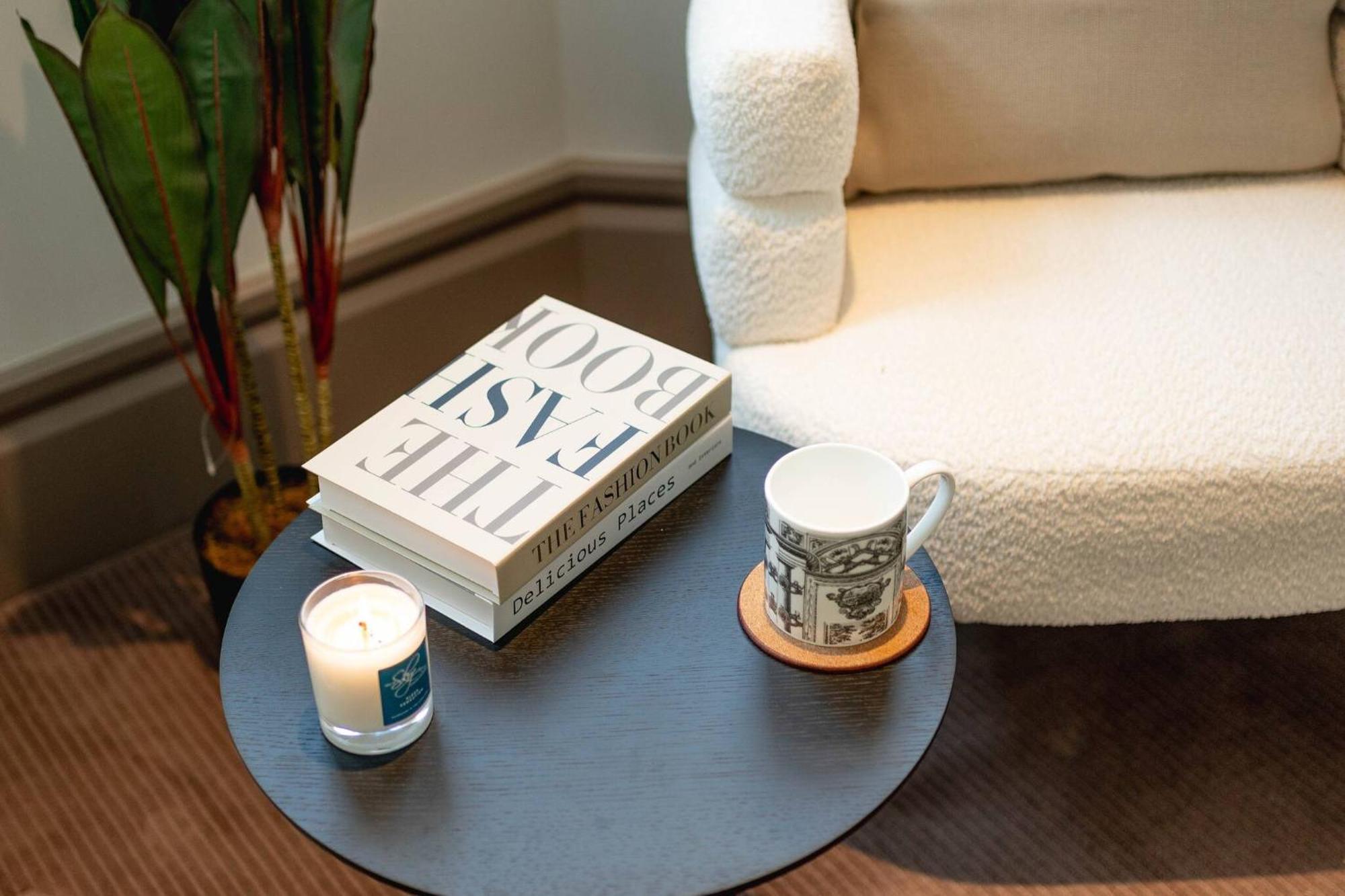 Designer - Heart Of Mayfair Apartment