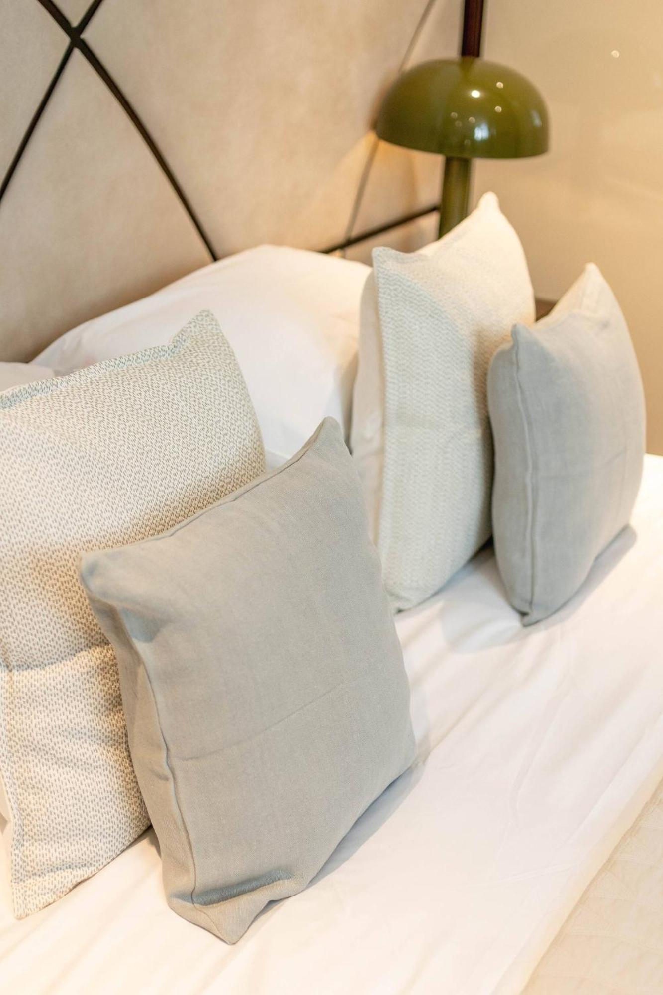 Designer - Heart Of Mayfair Apartment London