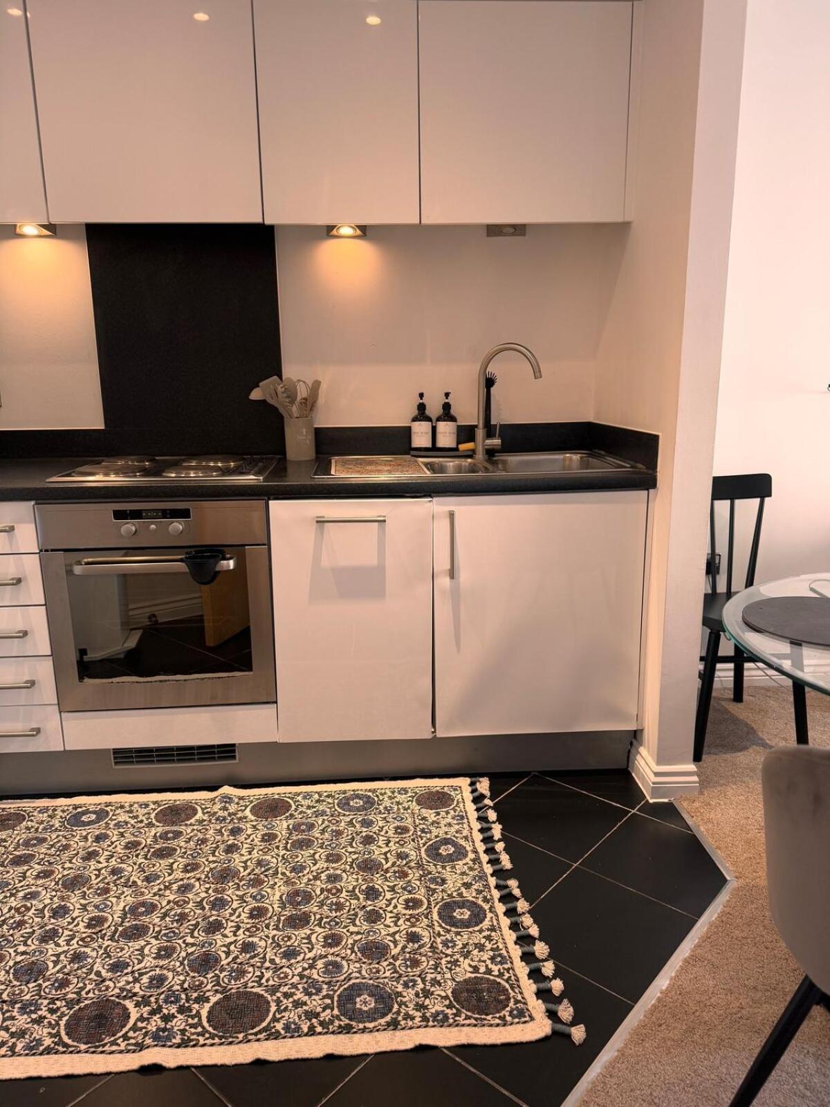 Apartment Family Battersea With Balcony In