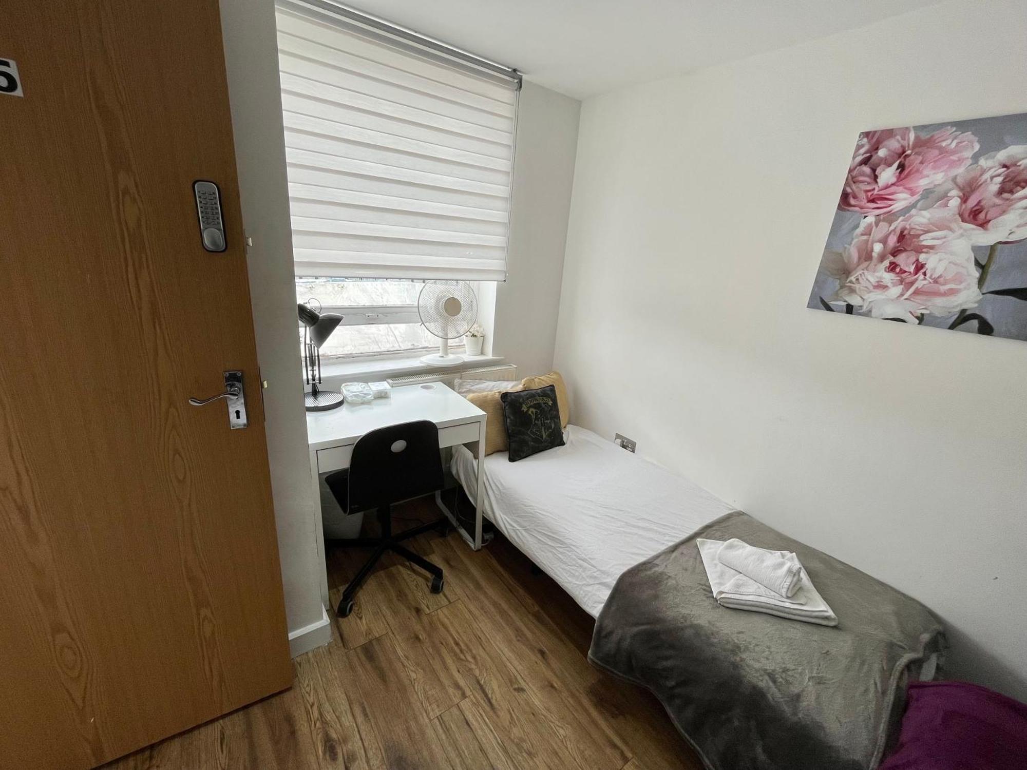 Euston Private 2 Min Walk To Station Homestay *