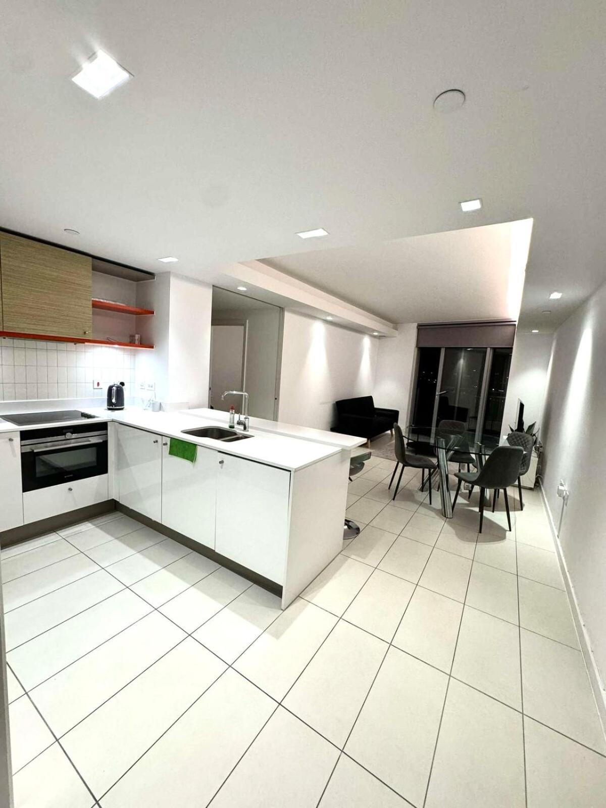 Apartment Peaceful Getaway Skyline Views London