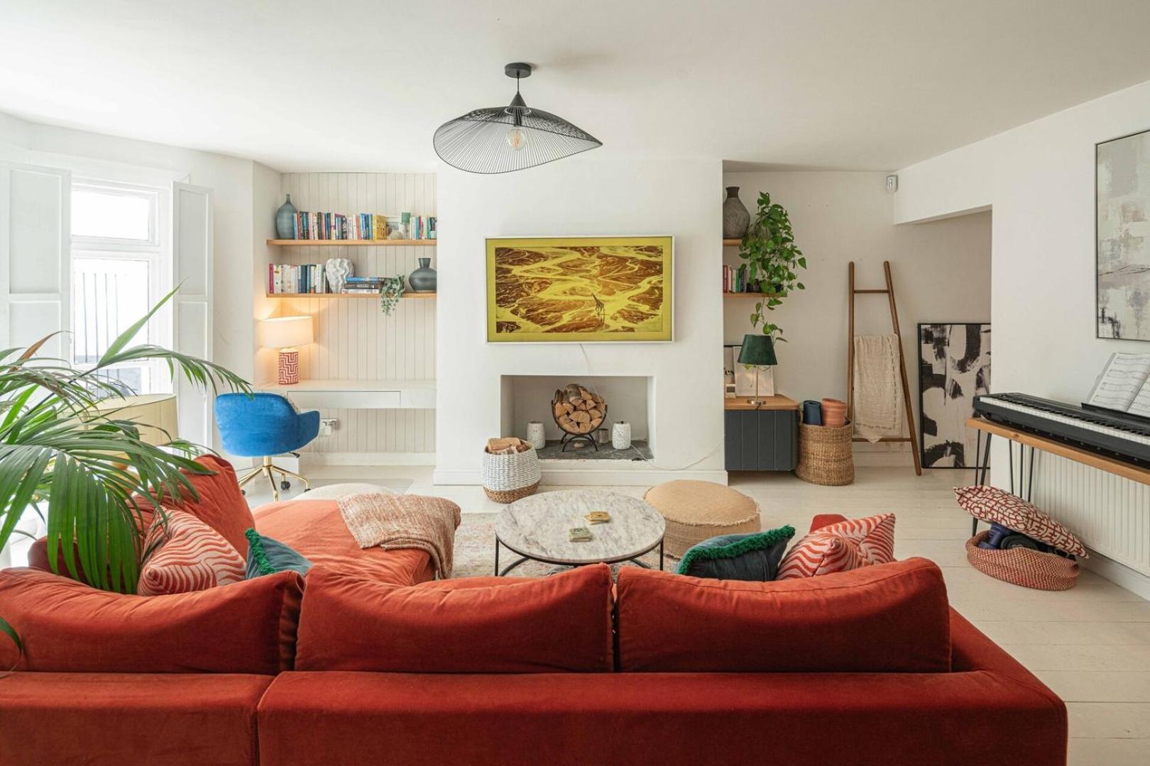 Stylish 2bd Garden Retreat: Bright & Elegant London