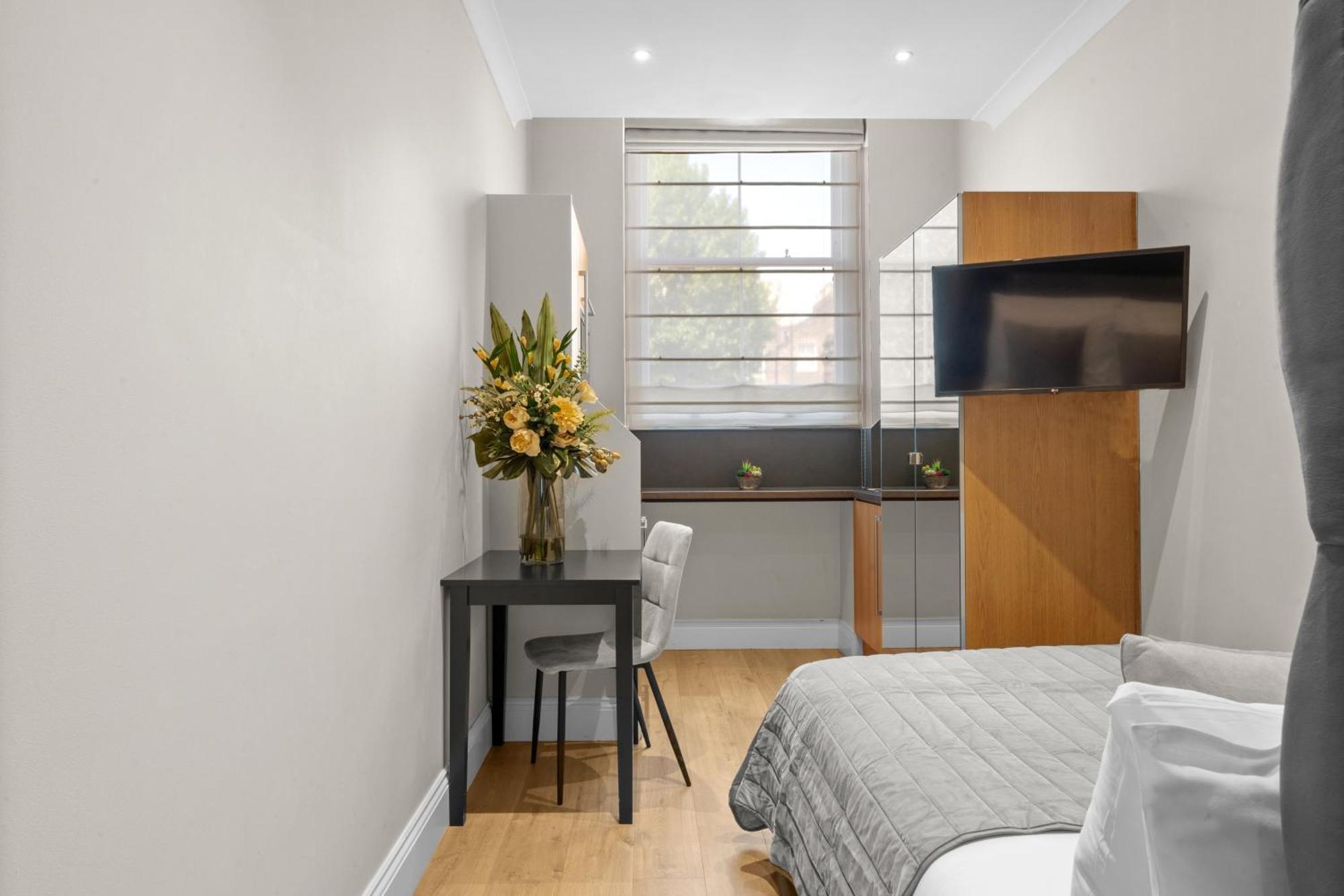 Apartment Cleveland Residences Russell Square London