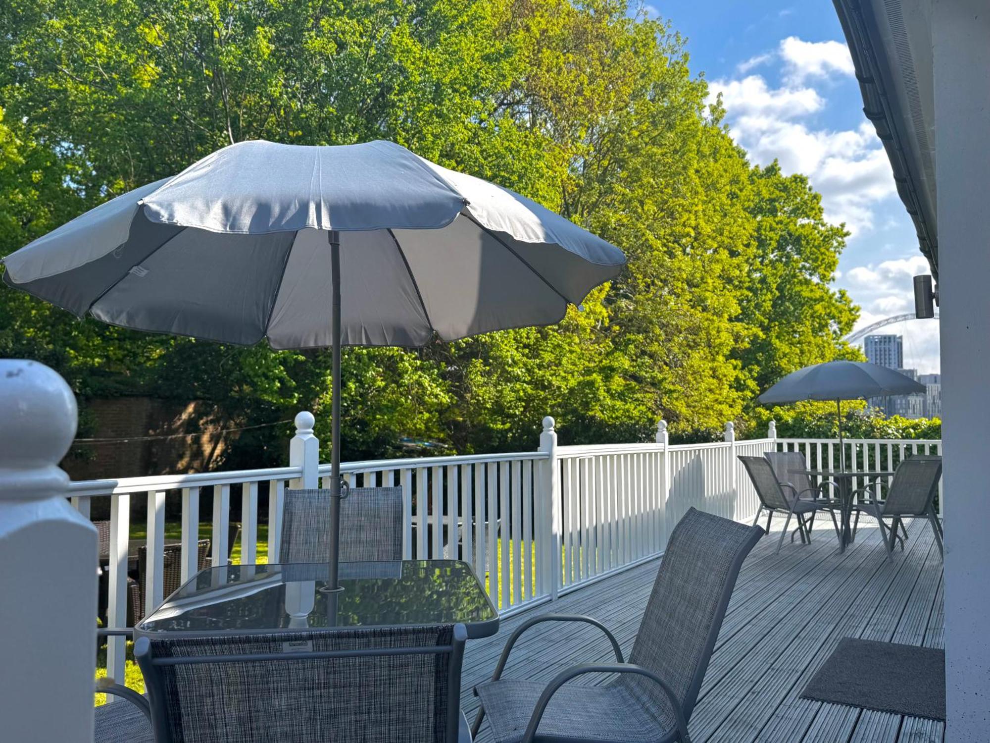 En-suites With Free Parking 30min To * London