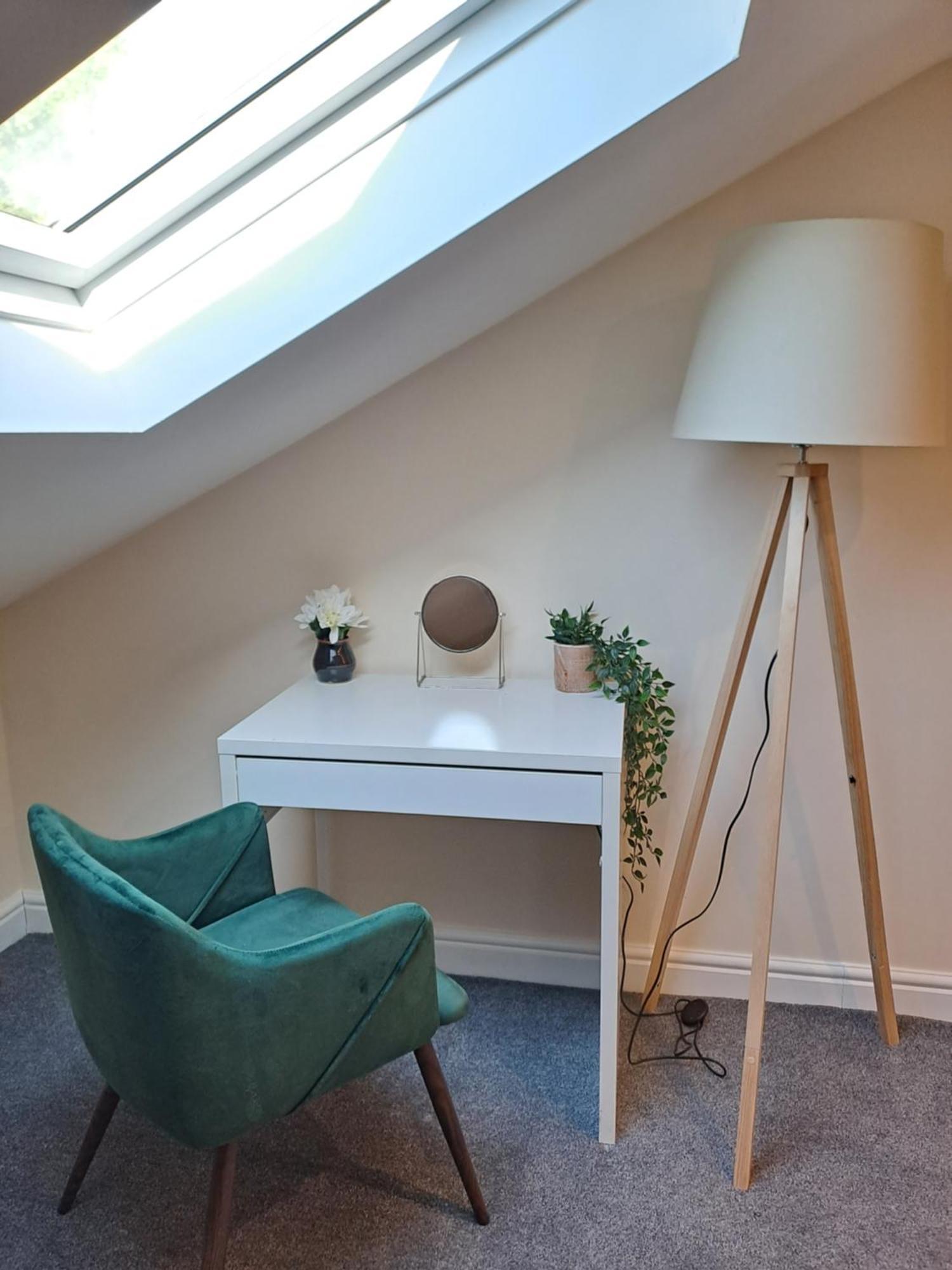 Modern Cosy Corner Flat 3 Bed And Loft Sleep 7 People *