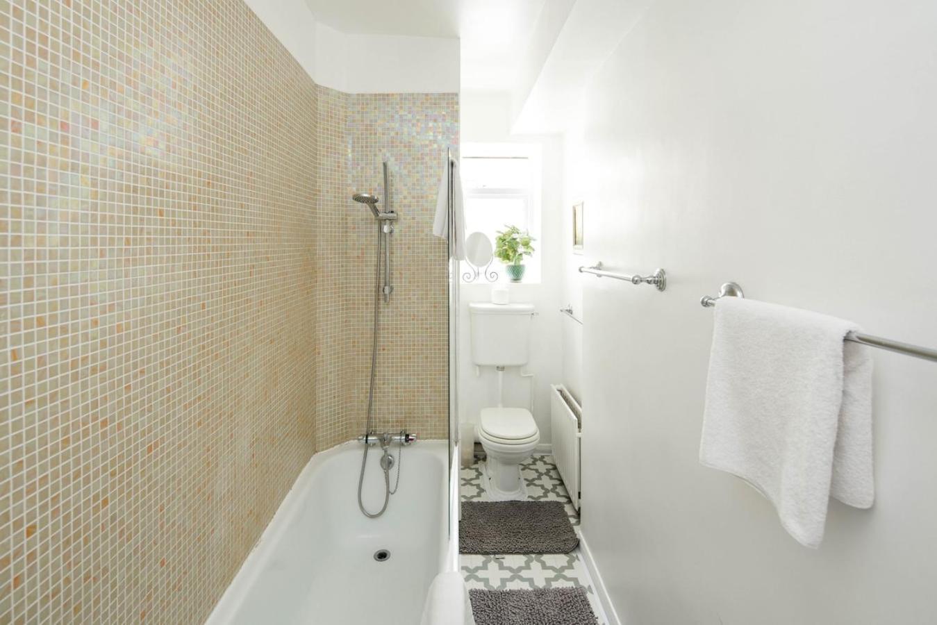 New Sleek 2bd Flat Oxford Street/soho/fitzrovia London