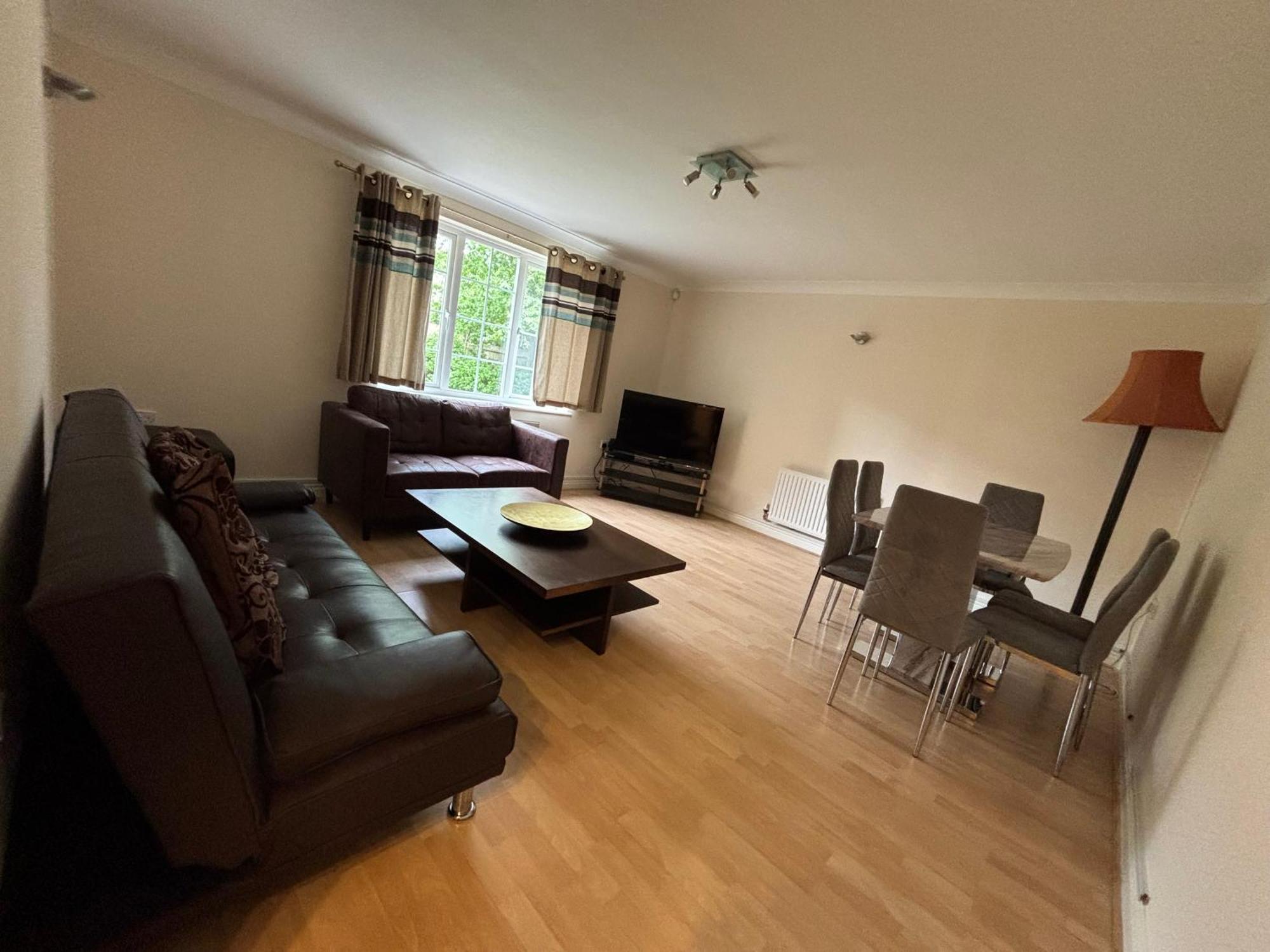 2-bedroom Flat, South Wimbledon Apartment London