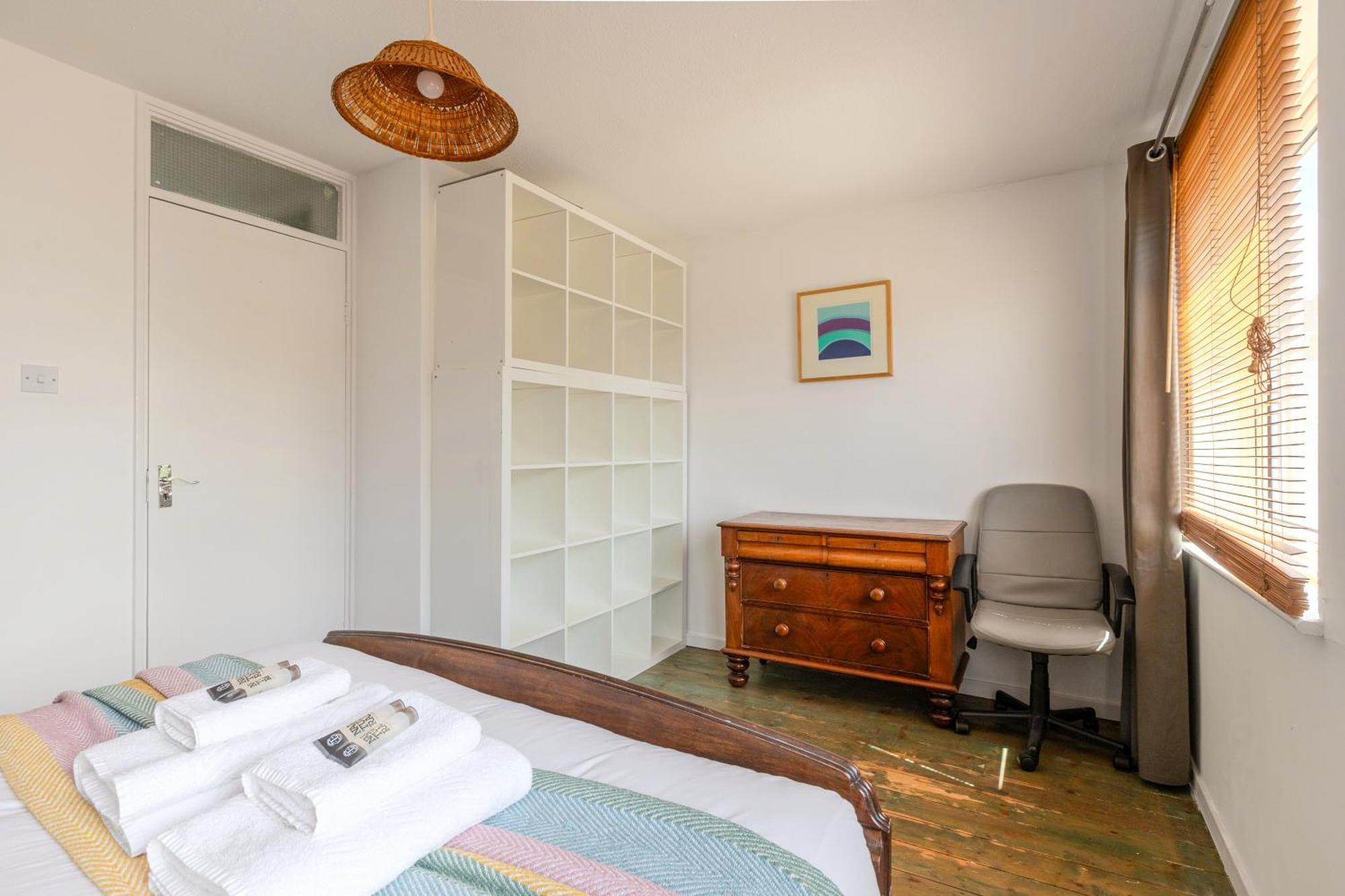 Stylish 3br Mins From Dalston Junction * London