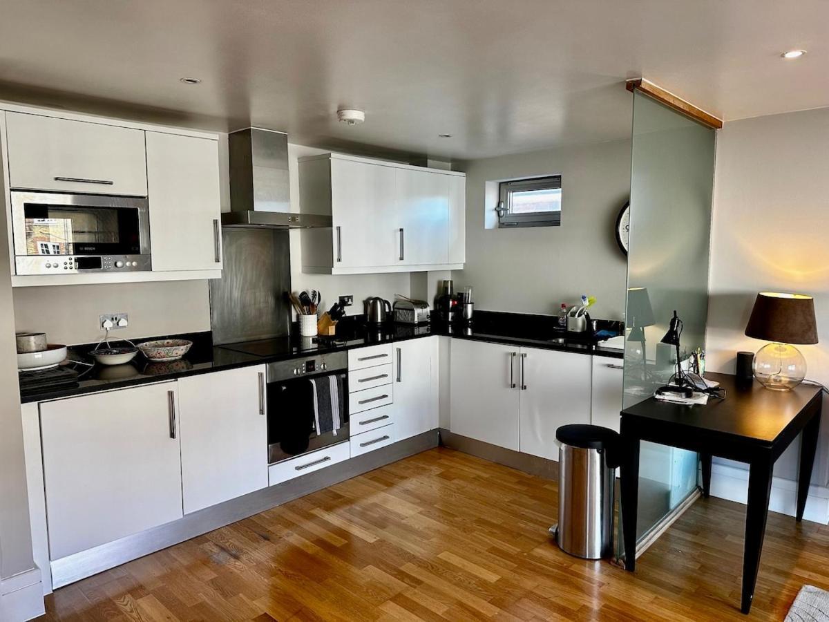 Apartment Luxury 1 Bed Flat With Parking, Clapham Junction