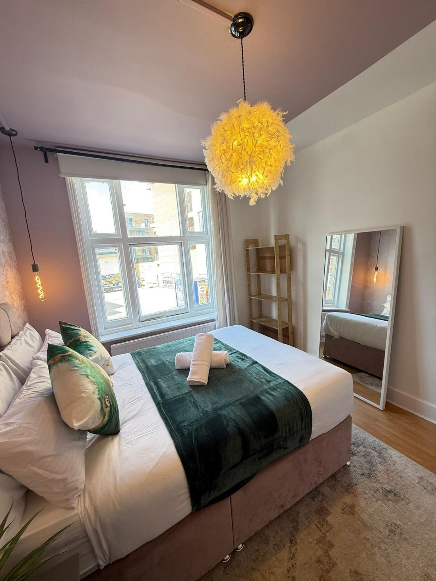 A4-1st Floor 3 Bed Flat Near Elephant And Castle Apartment *