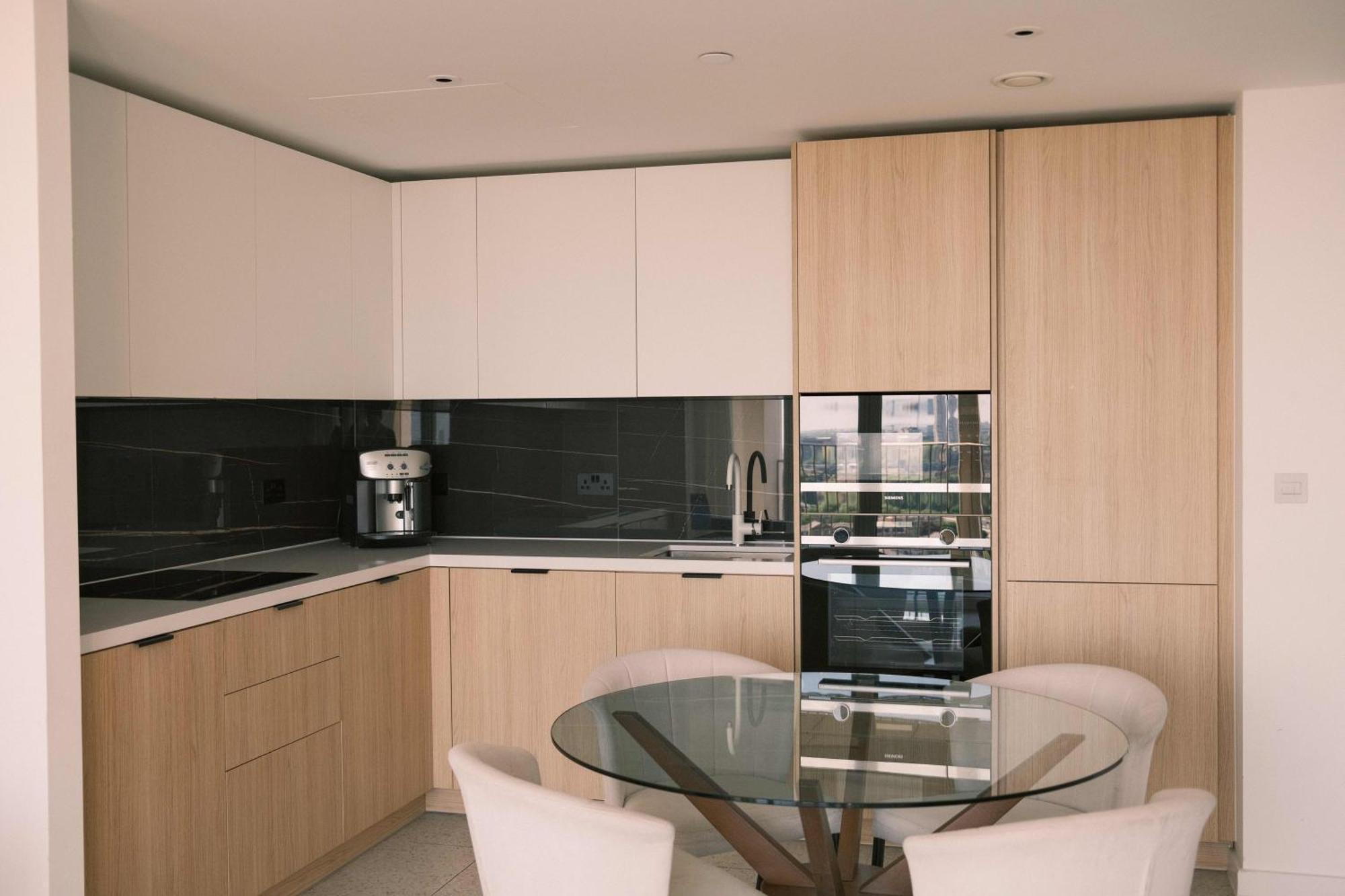 Luxury Skyline Living 2b2b * London