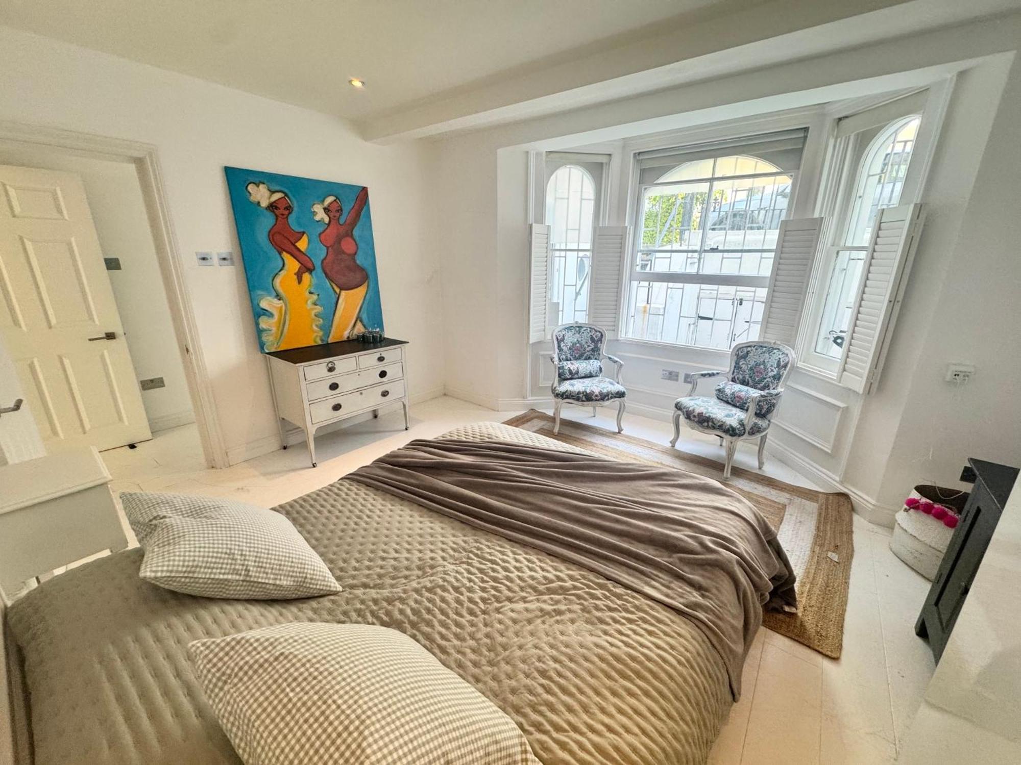 2 Min Walk To Portobello Road