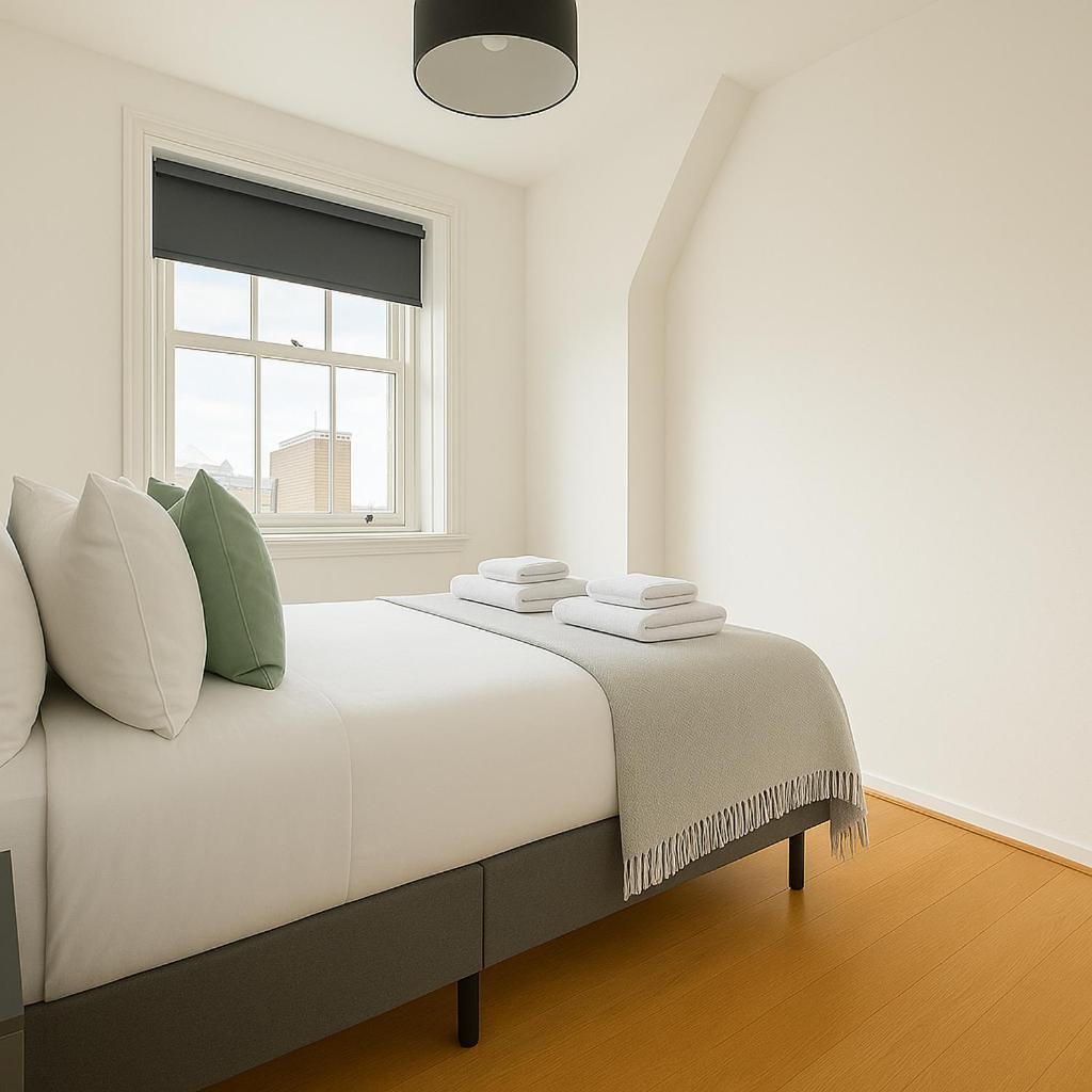Bright In Henley House Apartment *