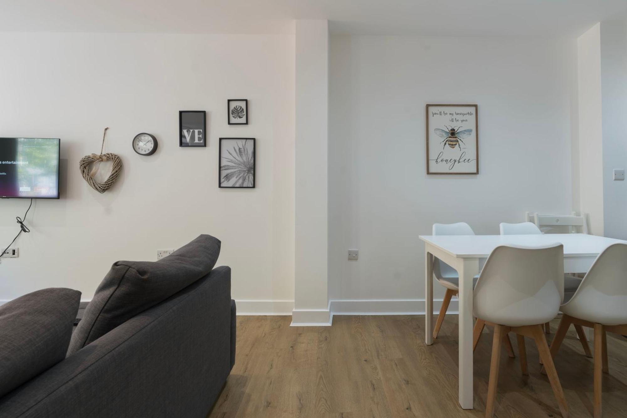 Aldgate One Cl Apartment *