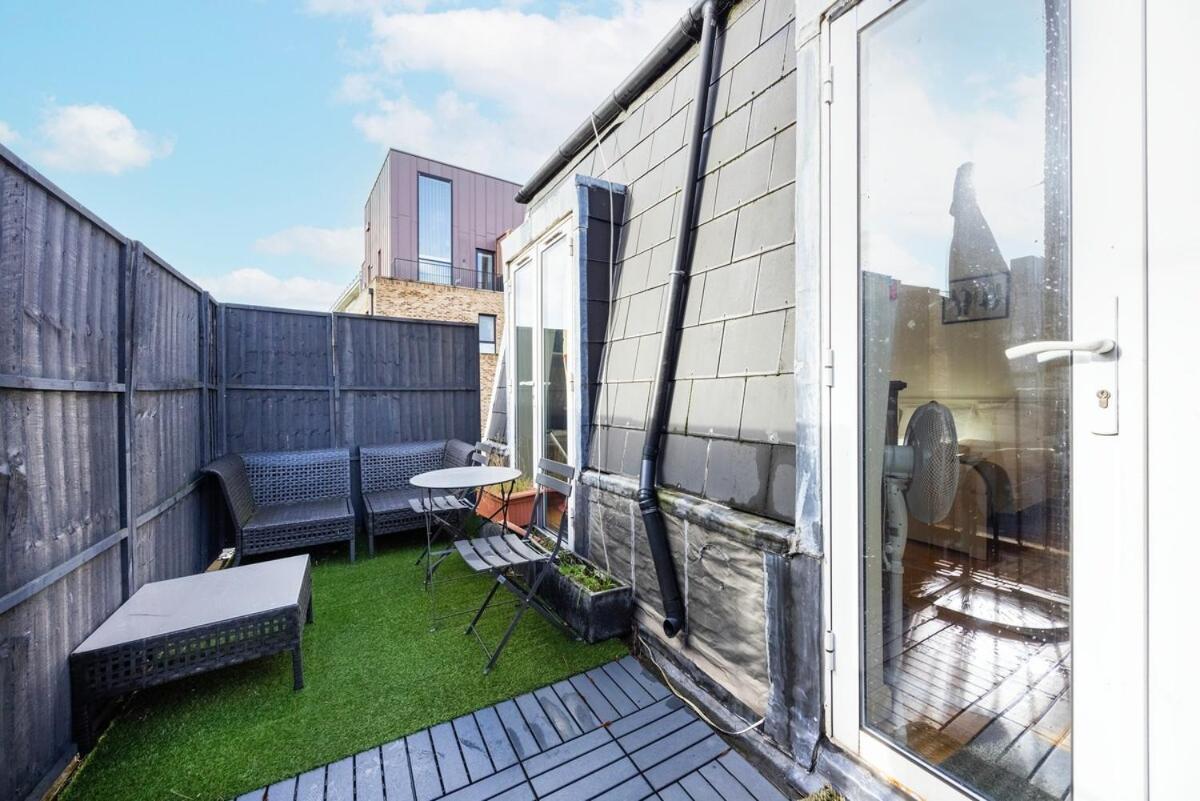 Near Kings Cross,2bd Private Balcony, Easy Grocery Apartment *