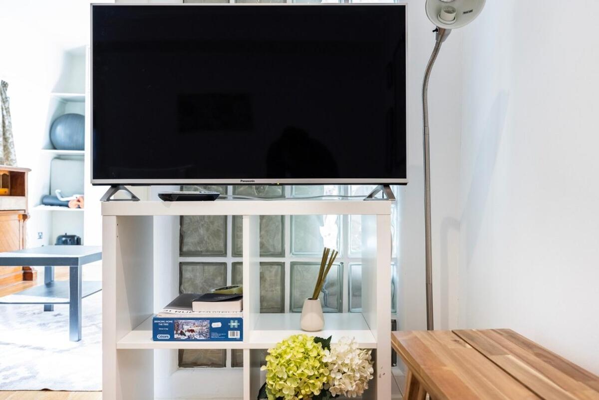 Near Kings Cross,2bd Private Balcony, Easy Grocery London