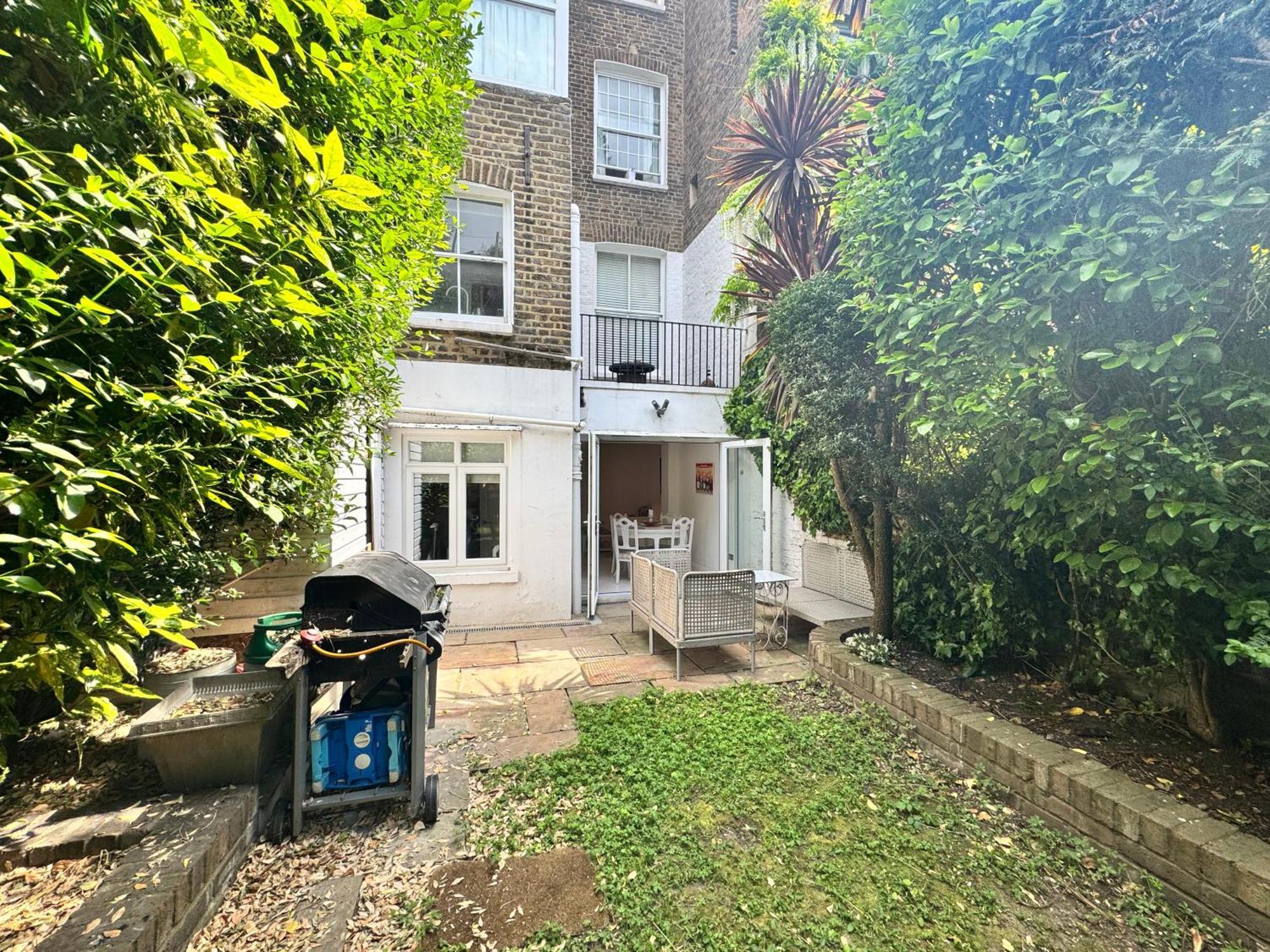2 Min Walk To Portobello Road